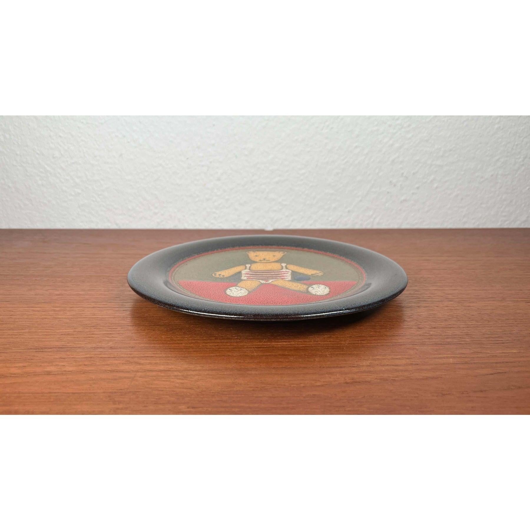 Vintage-Wandteller aus deutscher Keramik mit Teddybär-Design, 1970er Jahre im Angebot 7