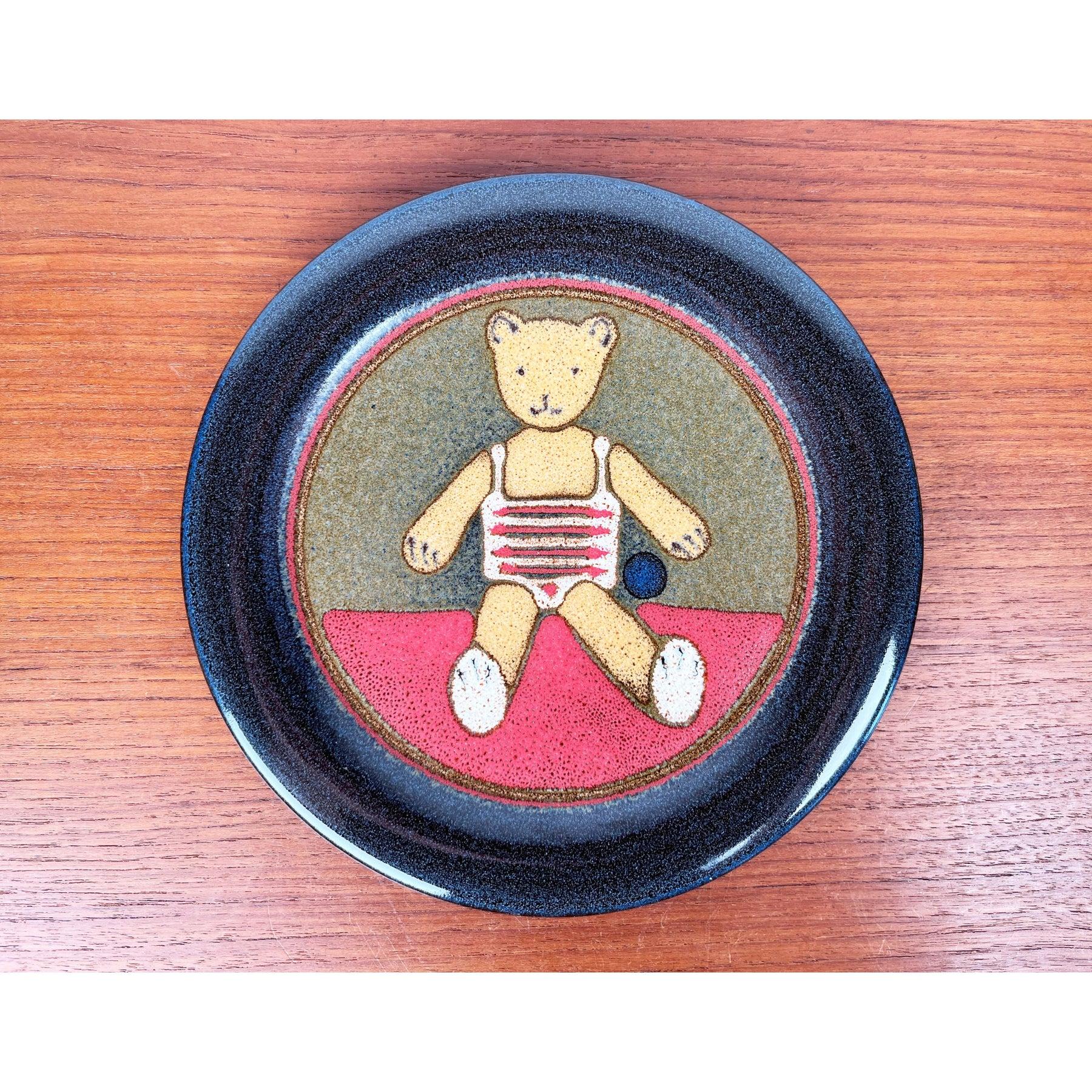 Vintage-Wandteller aus deutscher Keramik mit Teddybär-Design, 1970er Jahre im Angebot 8
