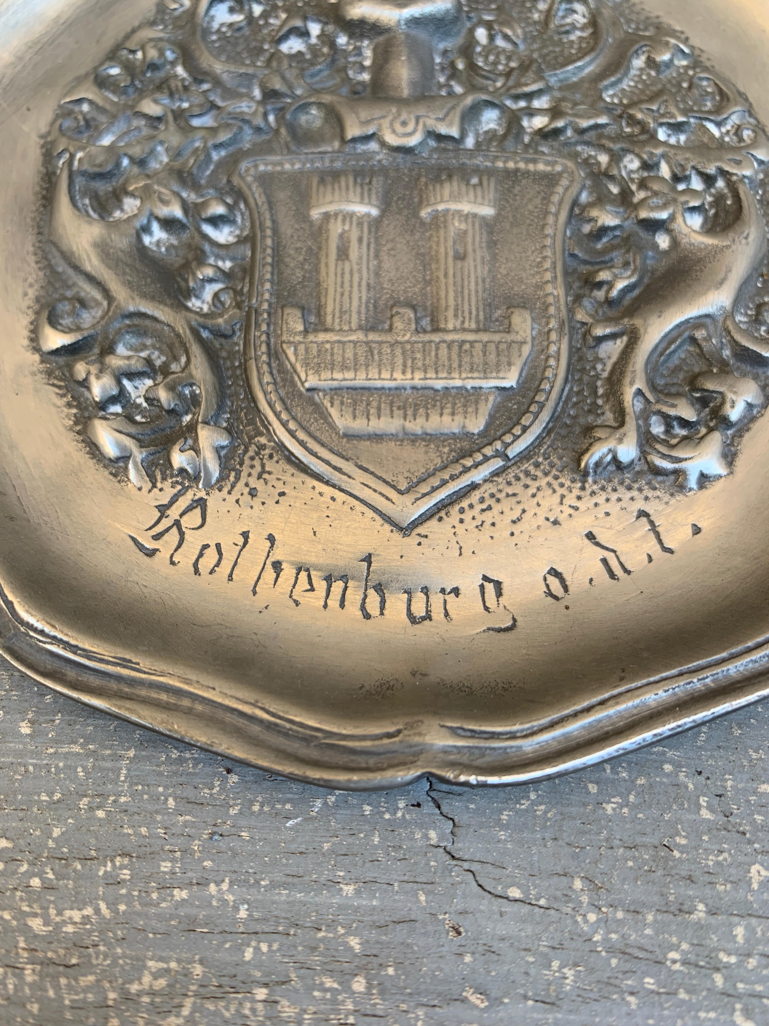 Vintage Deutsch Wappen Heraldik Zinn Wandteller (Hartzinn) im Angebot