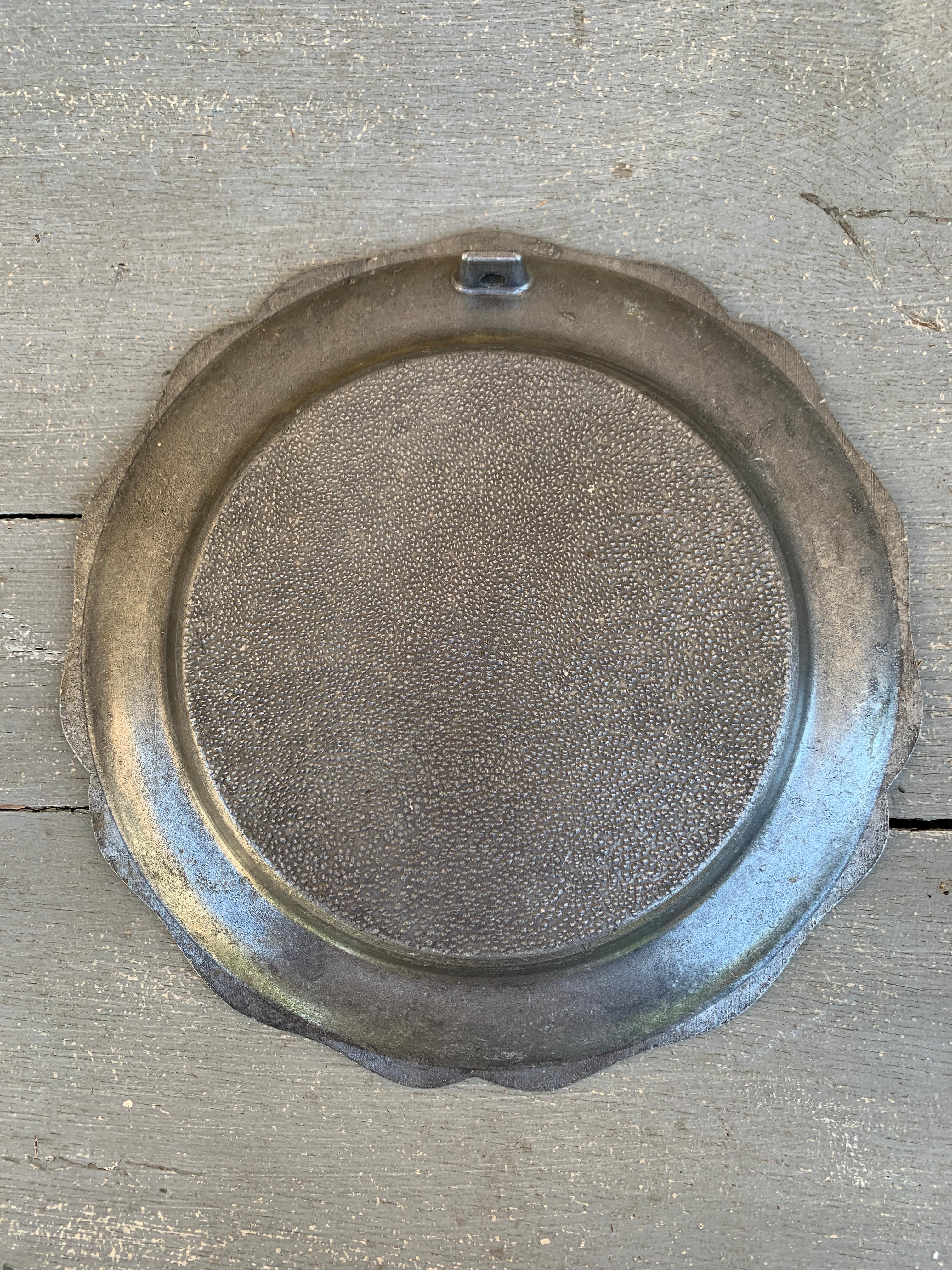 Vintage Deutsch Wappen Heraldik Zinn Wandteller (Hartzinn) im Angebot