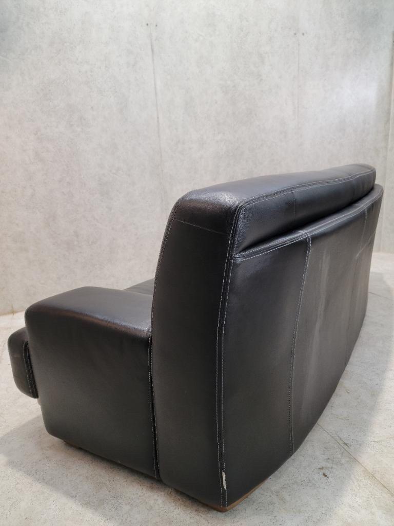 Cuir Vintage German Curved Black Leather Mandalay Sofa By W. Schillig en vente