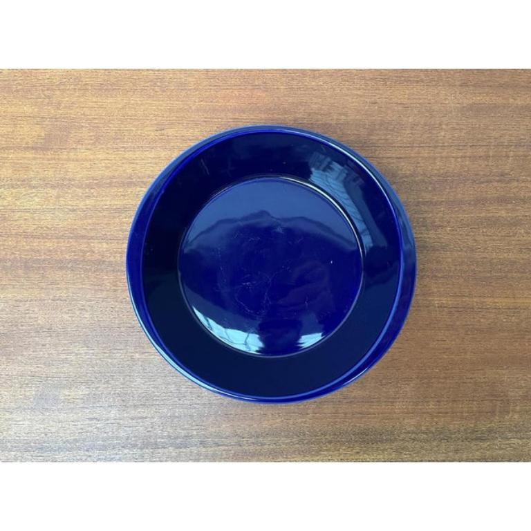 Cuenco alemán vintage de cerámica Lukull azul oscuro de Schönwald, en muy buen estado. Diseñado de 1970 a 1979 Esta pieza tiene una marca de atribución.

Más información:
Materiales: Cerámica
País de origen: Alemania
Color: Azul
Tipo de artículo: