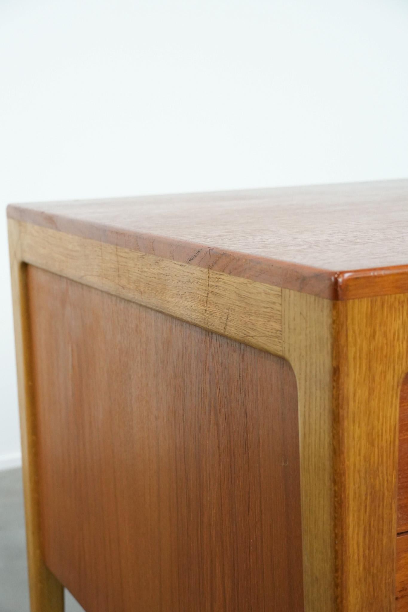 Scrivania tedesca d'epoca di Hartmut Lohmeyer per Wilkhahn con 6 cassetti in vendita 10