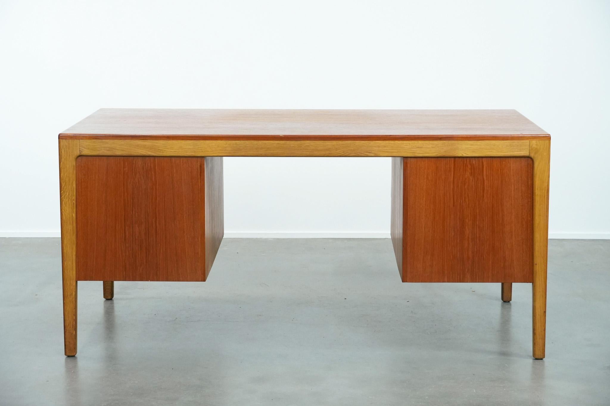 Scrivania tedesca d'epoca di Hartmut Lohmeyer per Wilkhahn con 6 cassetti In condizioni buone in vendita a Harderwijk, NL