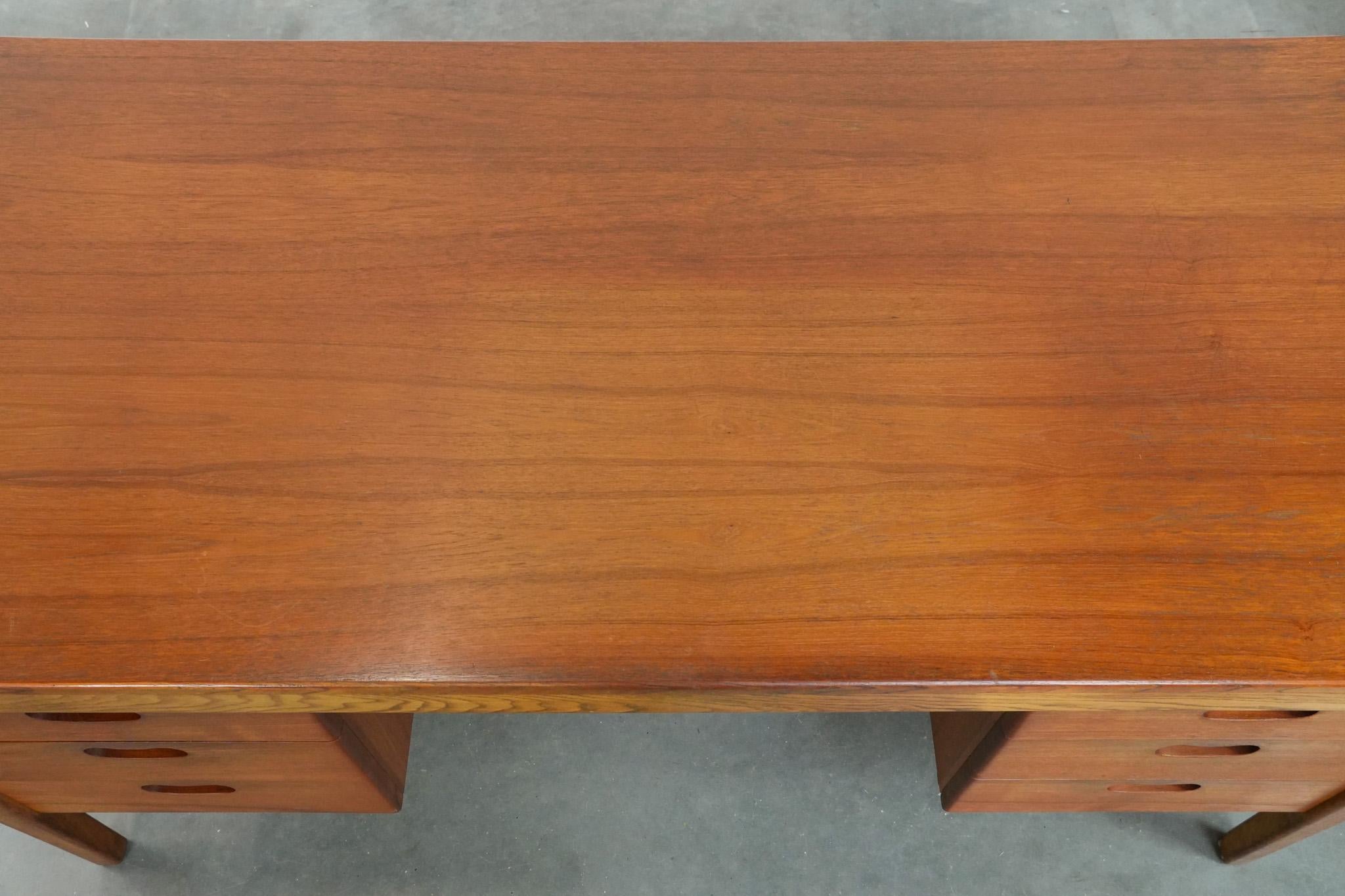 Legno Scrivania tedesca d'epoca di Hartmut Lohmeyer per Wilkhahn con 6 cassetti in vendita