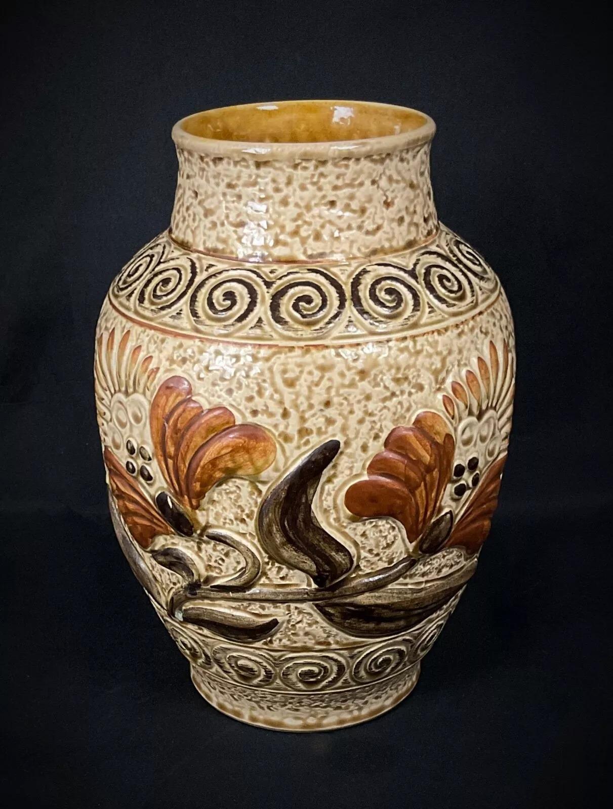 Vintage German Floral Vase by W. Germany – 10 in x 5.9 in  - 2Y460 In Fair Condition For Sale In Bordeaux, FR