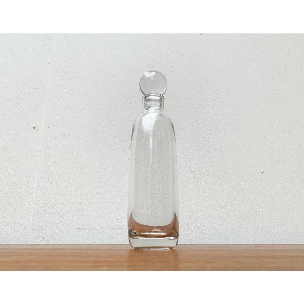 Vintage German Glass Carafe from Peill & Putzler, 1970s, in Very Good conditions. Conçue de 1970 à 1979 Cette pièce porte une marque d'attribution

Informations complémentaires :
Matériaux : Verre
Styles : Moderne du milieu du siècle
Pays d'origine