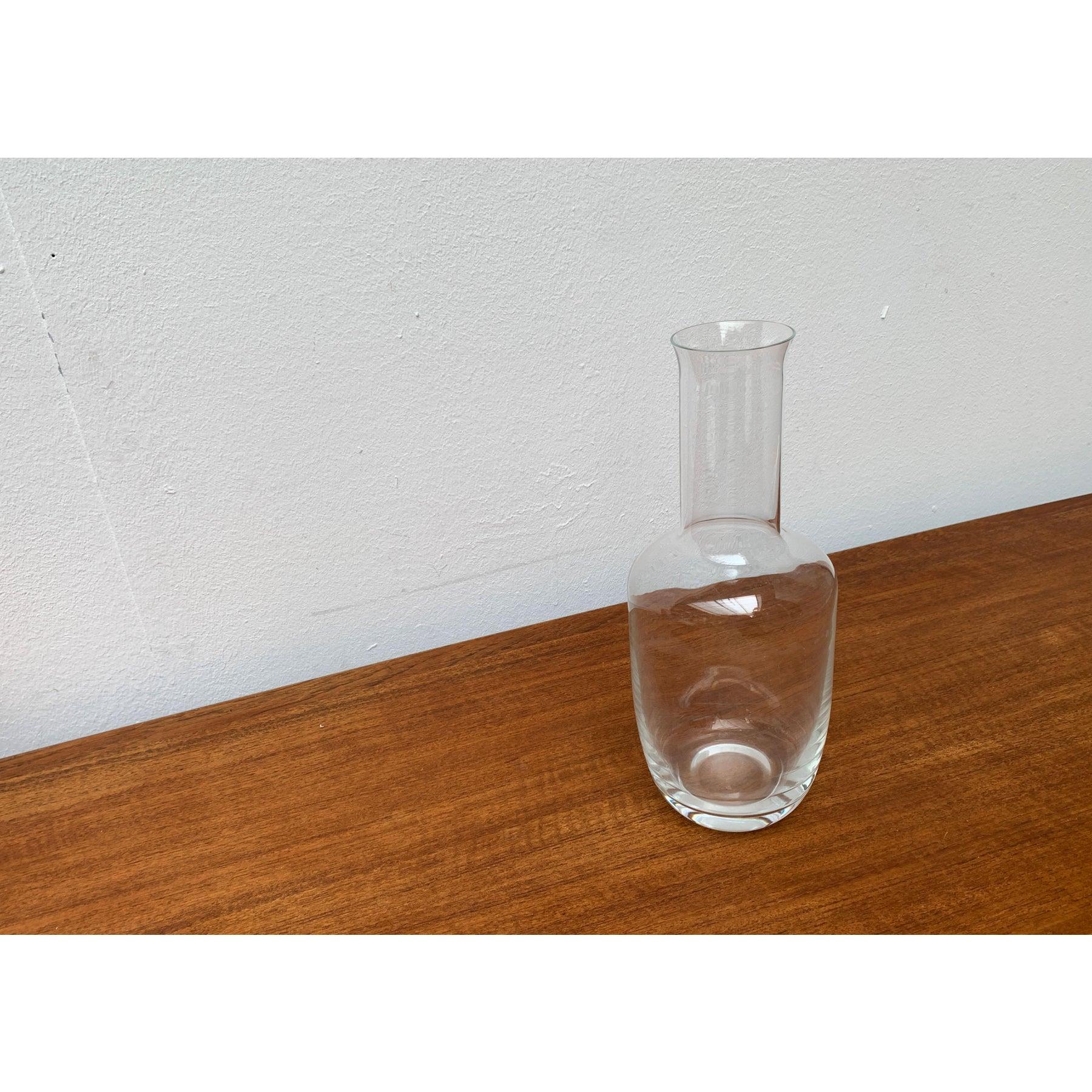 Carafe en verre vintage allemand de Villeroy & Boch, en très bon état. Conçu de 1980 à 1989 Cette pièce porte une marque d'attributionElle est tout à fait authentique 

Informations complémentaires :
Matériaux : Verre
Pays d'origine : Allemagne
Type