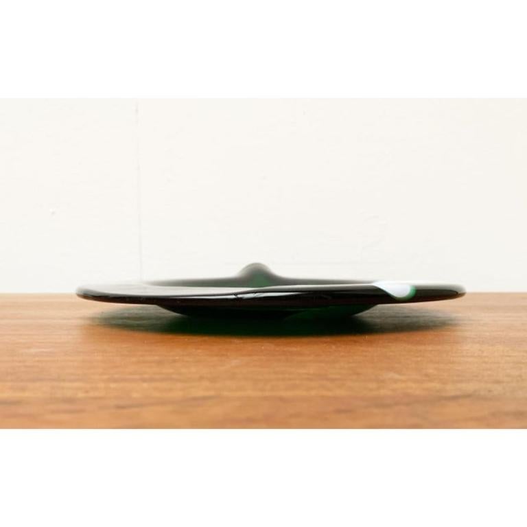Deutsche Richartz-Tellerschale aus deutschem Glas aus der Kunstsammlung Richartz von Hans Richartz, 1970er Jahre im Angebot 2