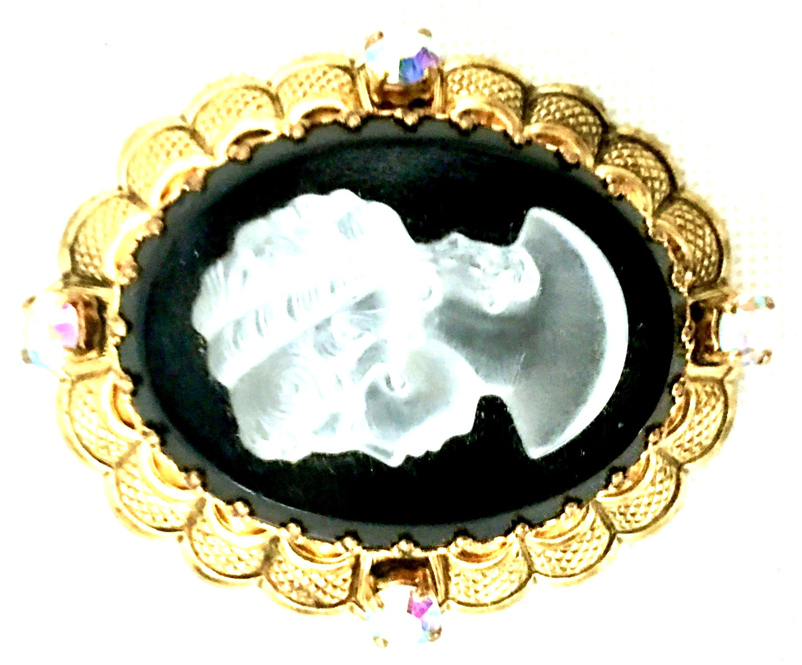 Vintage German Gold Filigree Carved Glass Cameo & Austrian Crystal Brooch In Good Condition In West Palm Beach, FL