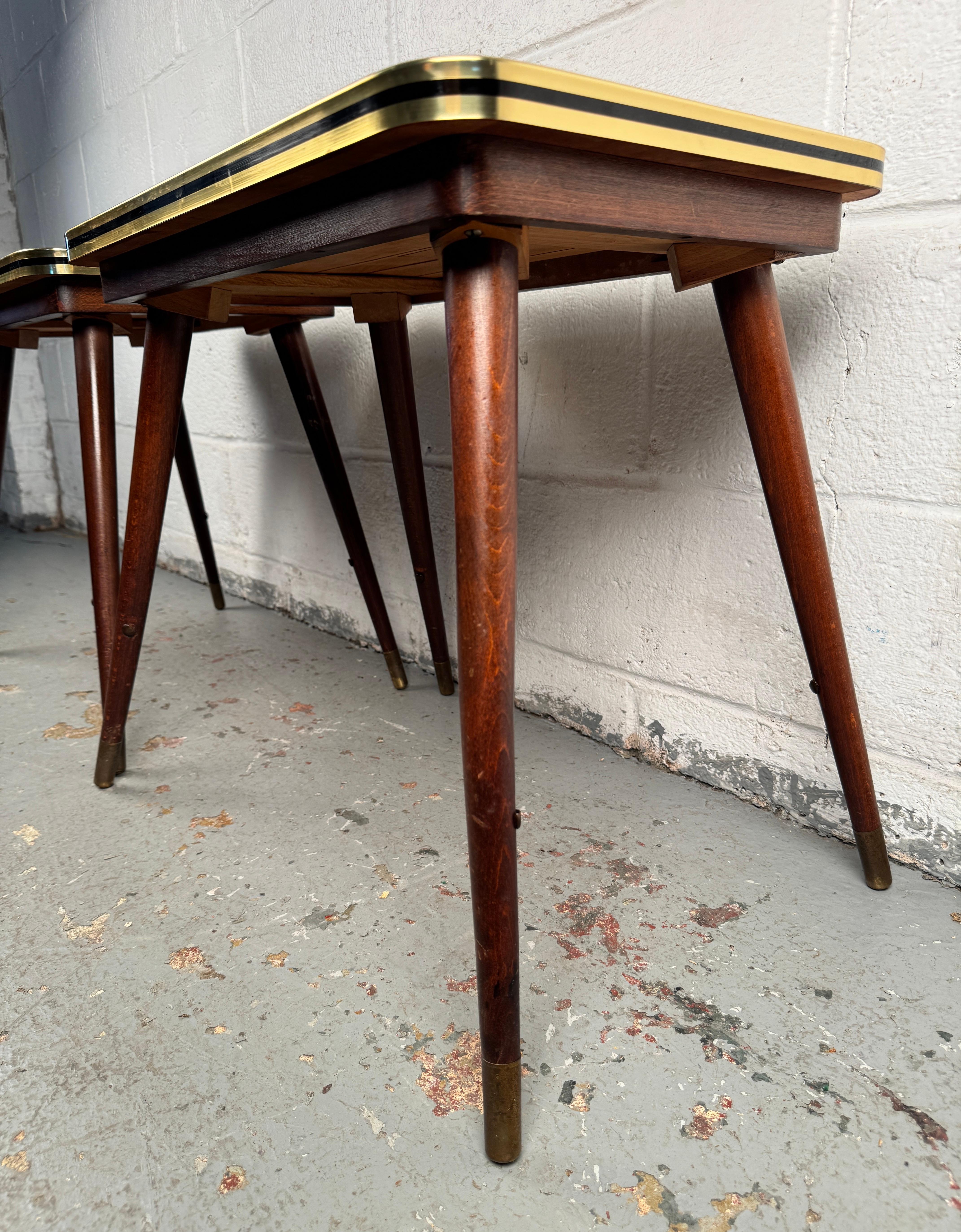 Tables d'appoint vintage allemandes peintes et sculptées à la main en vente 5