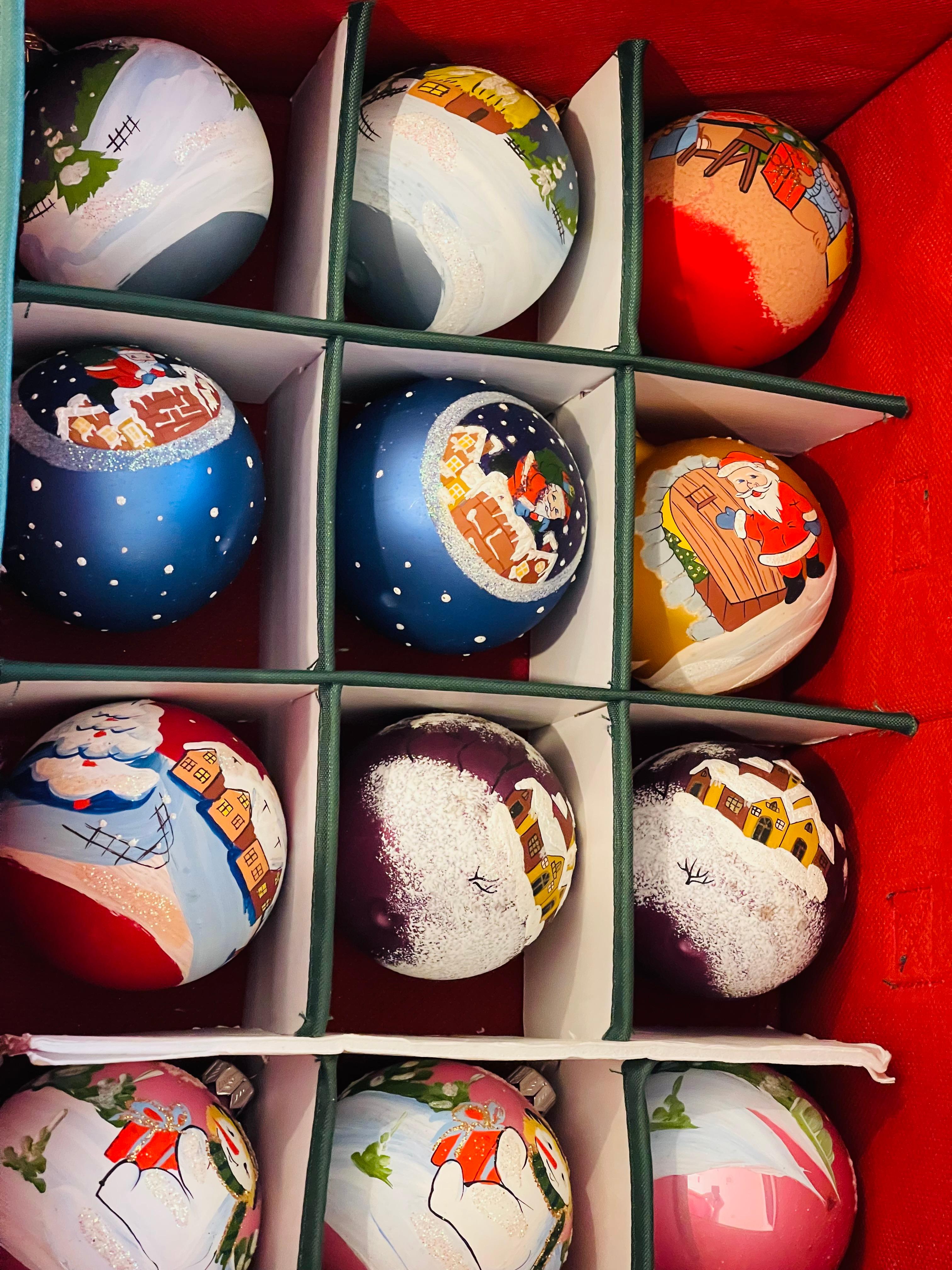 Neoclassical Revival Vintage German Handpainted Christmas Ornaments Box For Sale