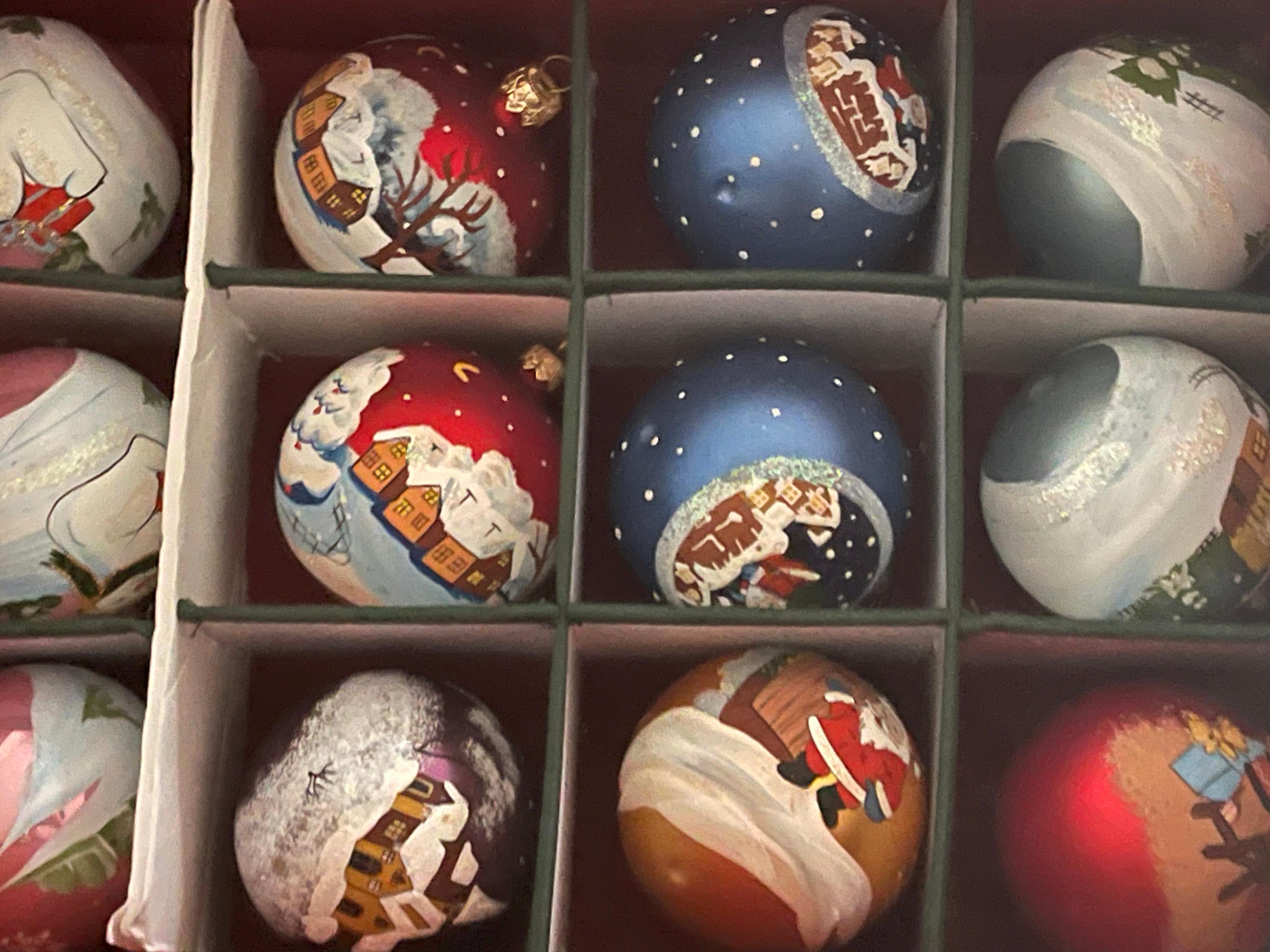 Vintage German Handpainted Christmas Ornaments Box For Sale 1