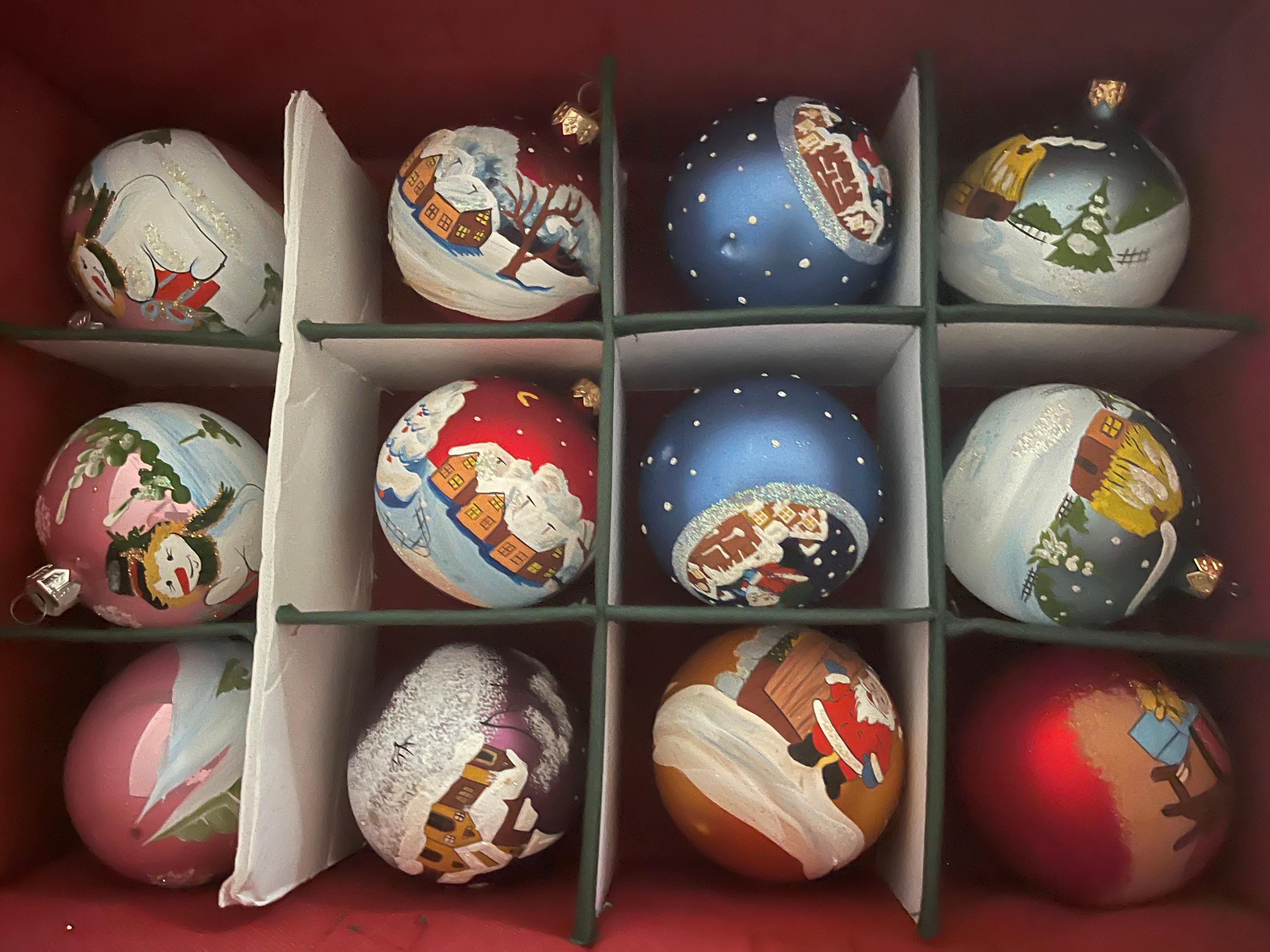 Vintage German Handpainted Christmas Ornaments Box For Sale 2