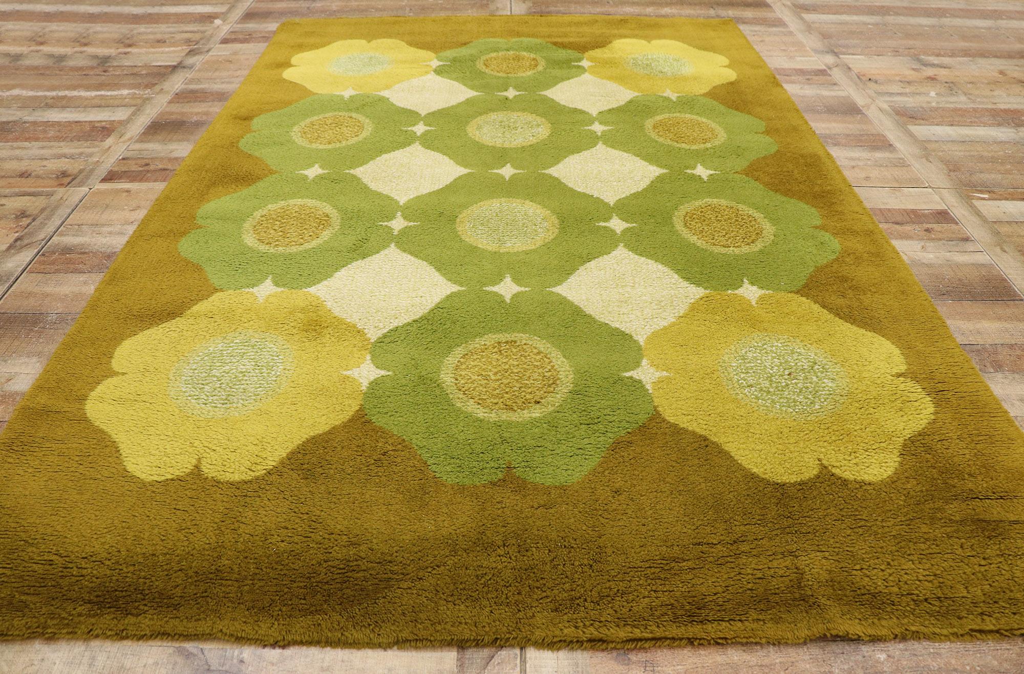 Vintage German Herforder Teppiche Rug with Mid-Century Modern Style For Sale 1