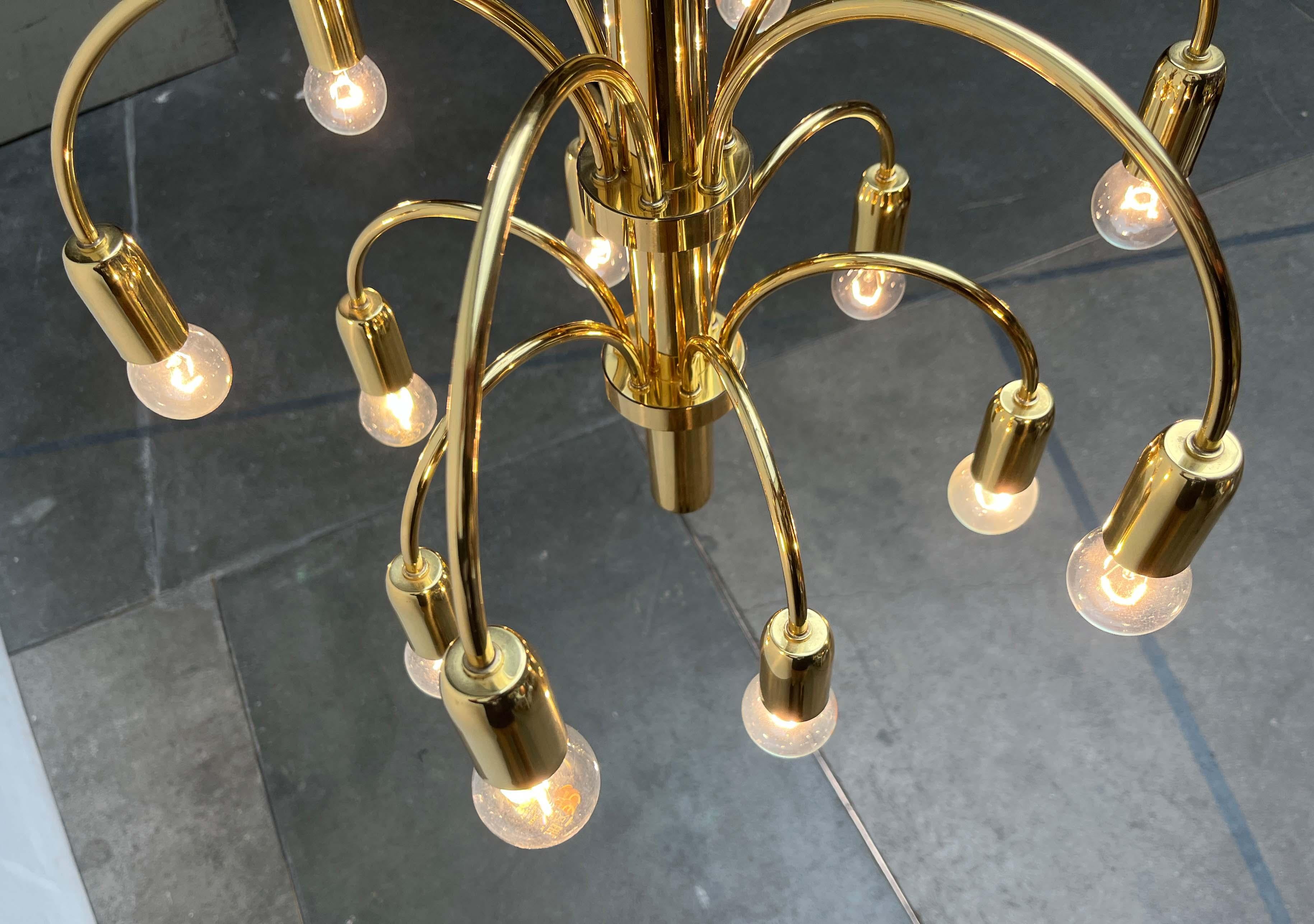 Lampadario d'ottone in stile Hollywood Regency tedesco vintage di Star Leuchten in vendita 7