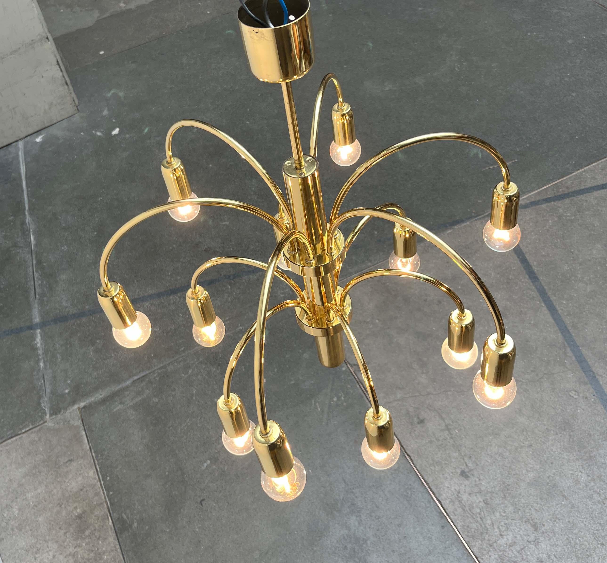 Tedesco Lampadario d'ottone in stile Hollywood Regency tedesco vintage di Star Leuchten in vendita