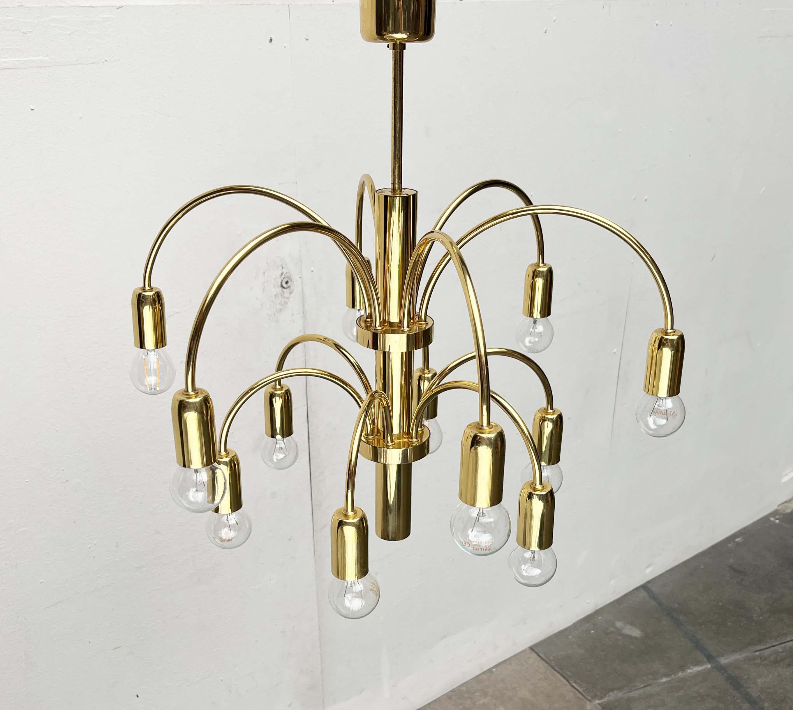Lampadario d'ottone in stile Hollywood Regency tedesco vintage di Star Leuchten in vendita 1