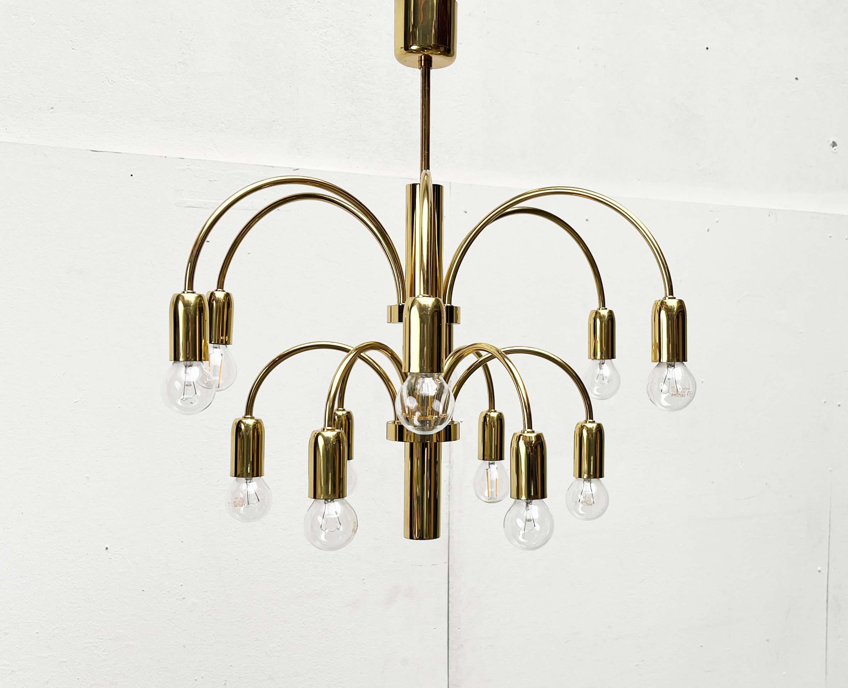Lampadario d'ottone in stile Hollywood Regency tedesco vintage di Star Leuchten in vendita 2