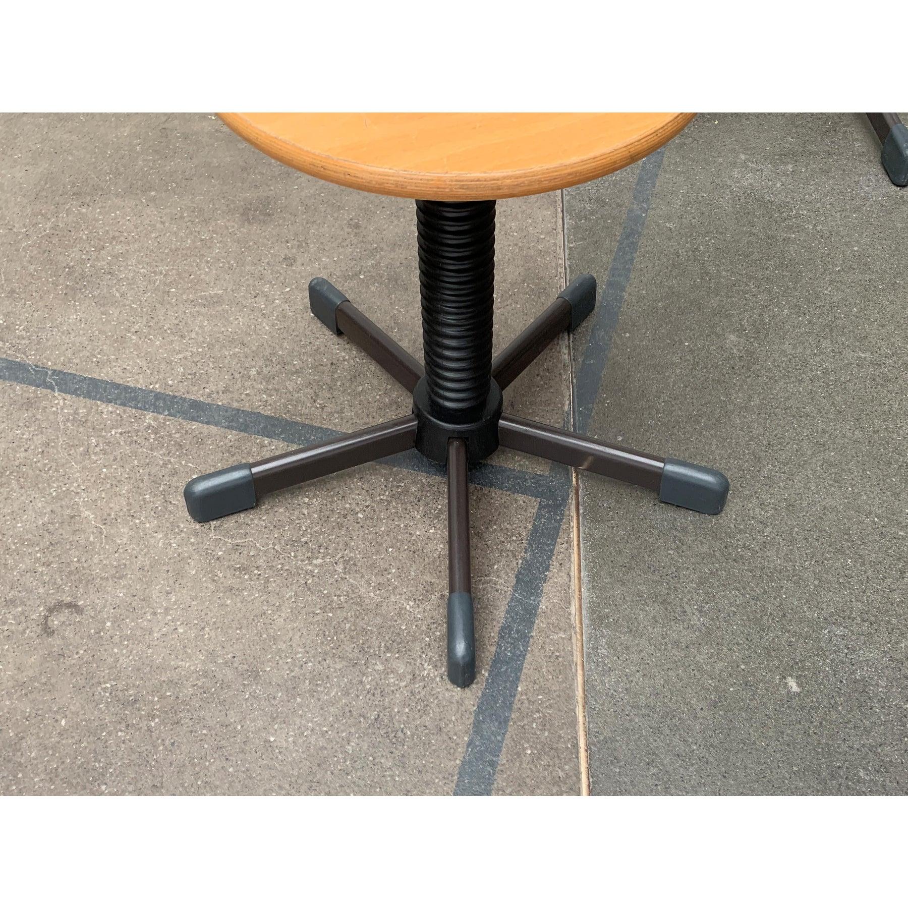 Vintage Deutsche Industrie Werkstatt oder Büro Hocker, Satz von 3 im Angebot 2