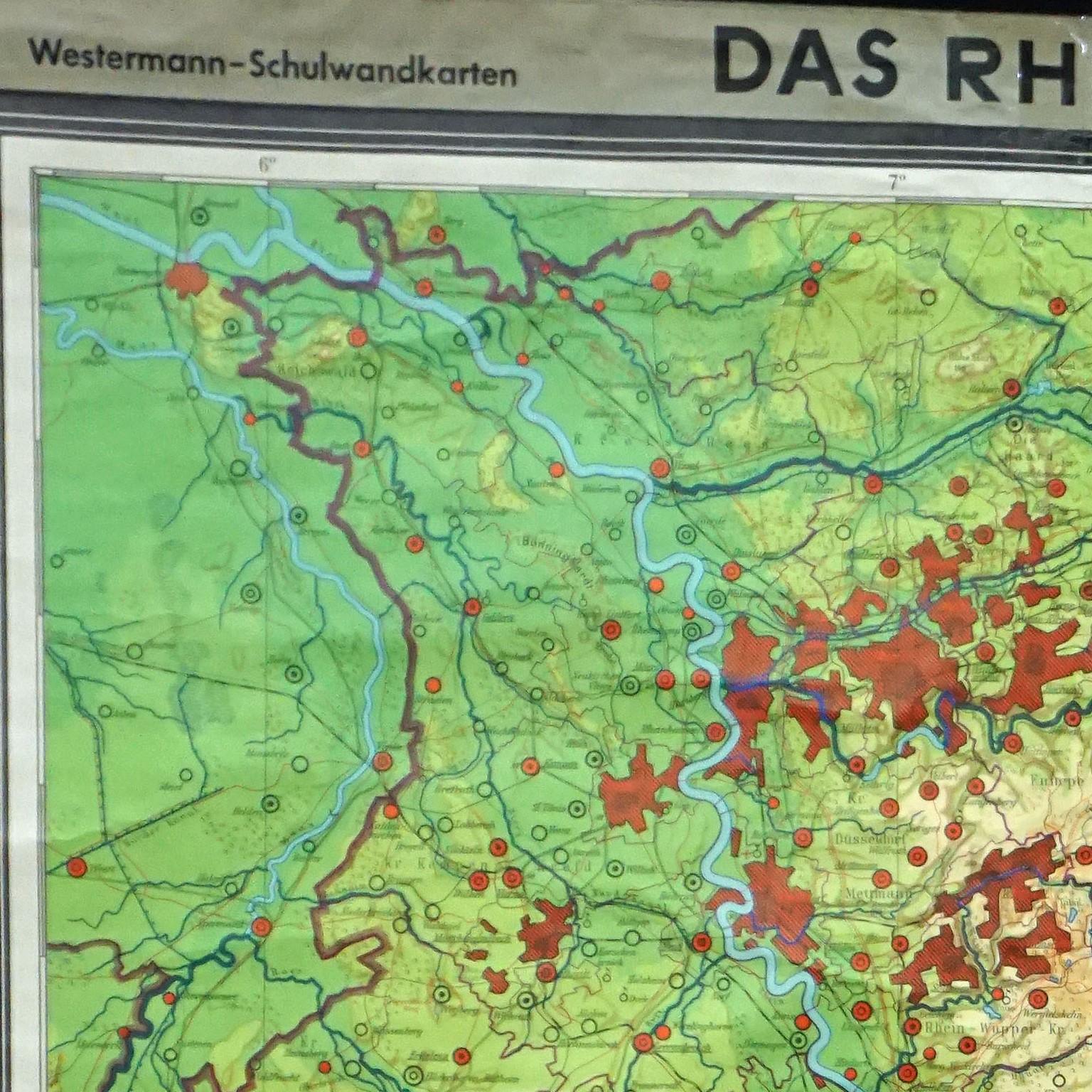 A country core vintage pull-down map illustrating the popular German region of the Rhineland, published by Westermann. Colorful print on paper reinforced with canvas.
Measurements:
Width 147 cm (57.87 inch)
Height 212.50 cm (83.66 inch)

The