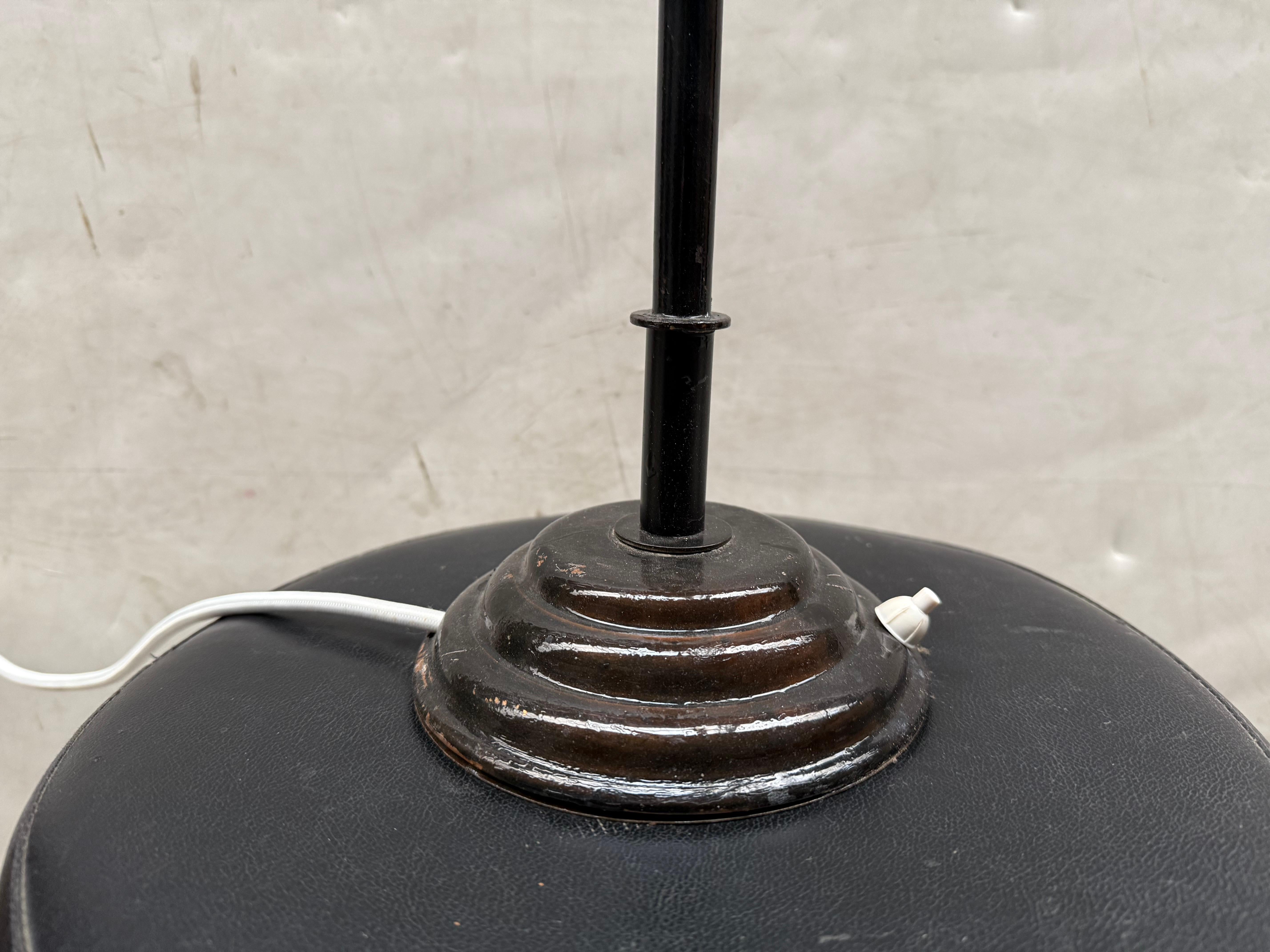 Lámpara alemana vintage de metal de los años 50 en venta 4