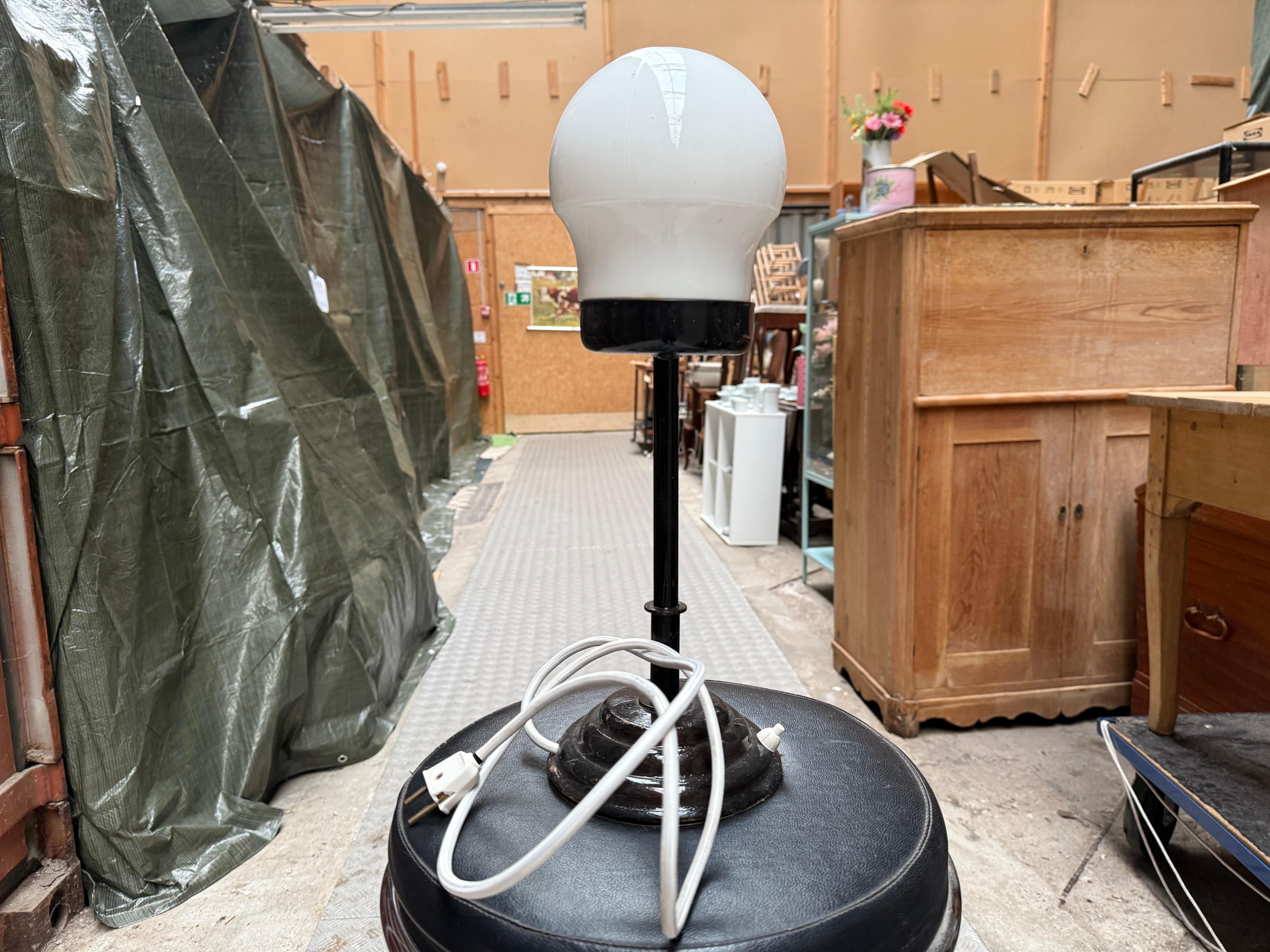 Lámpara alemana vintage de metal de los años 50 en Bueno estado para la venta en Copenhagen, DK