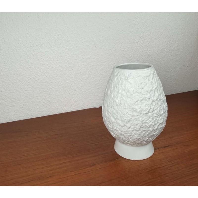Porcellana Vaso tedesco d'epoca Modello 605/2 in porcellana bianca di KPM Royal Porcelain, anni '70 in vendita