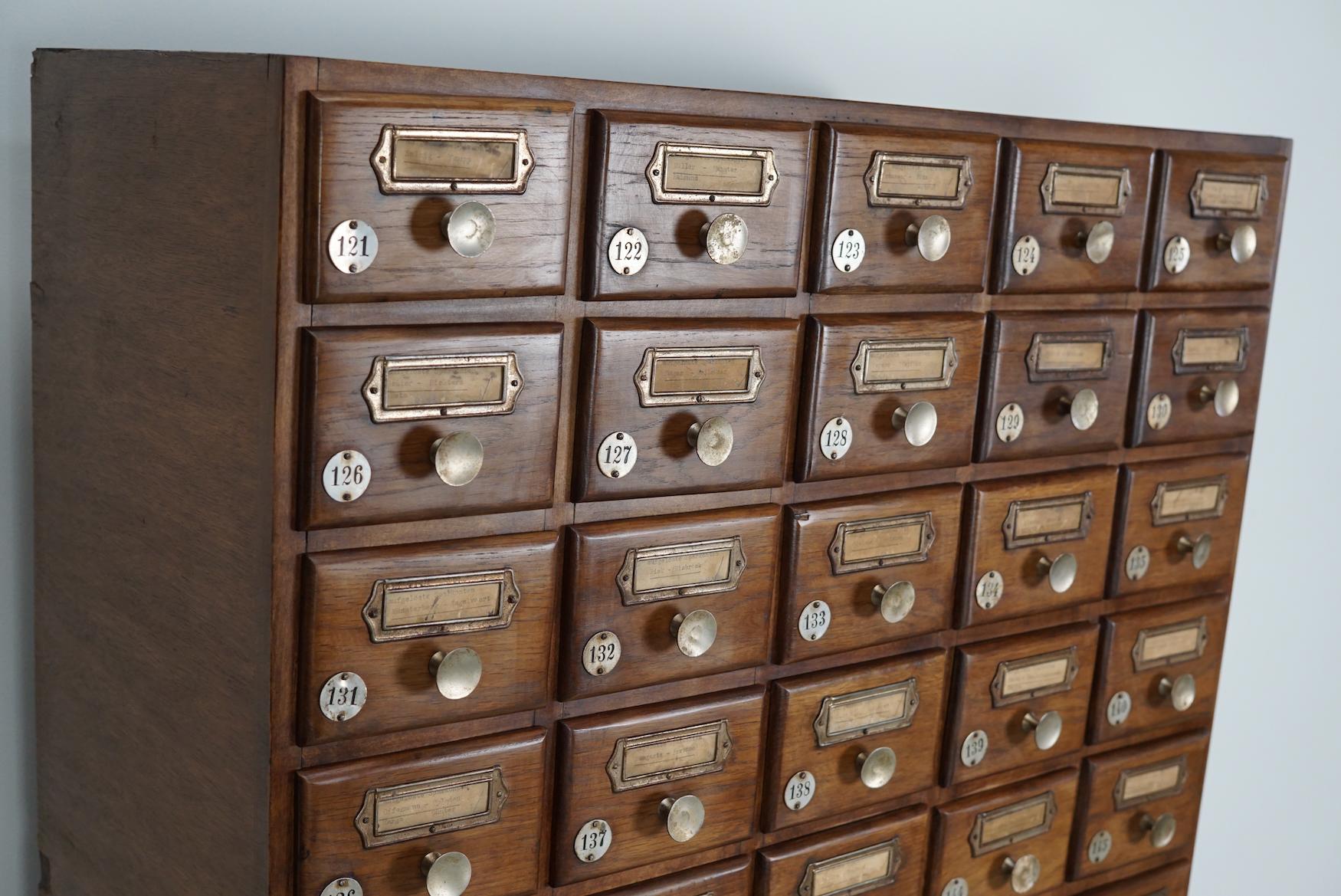 Milieu du XXe siècle Vintage German Oak Apothecary / Savings Cabinet Cabinet, 1950s en vente
