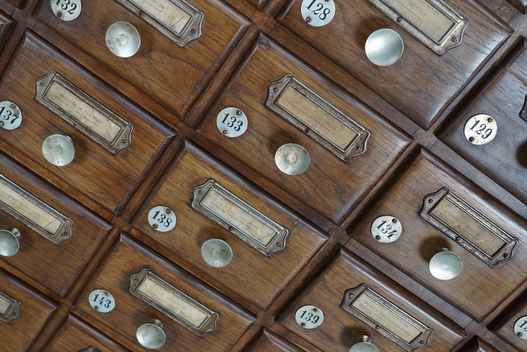 Vintage German Oak Apothecary / Savings Cabinet Cabinet, 1950s en vente 2