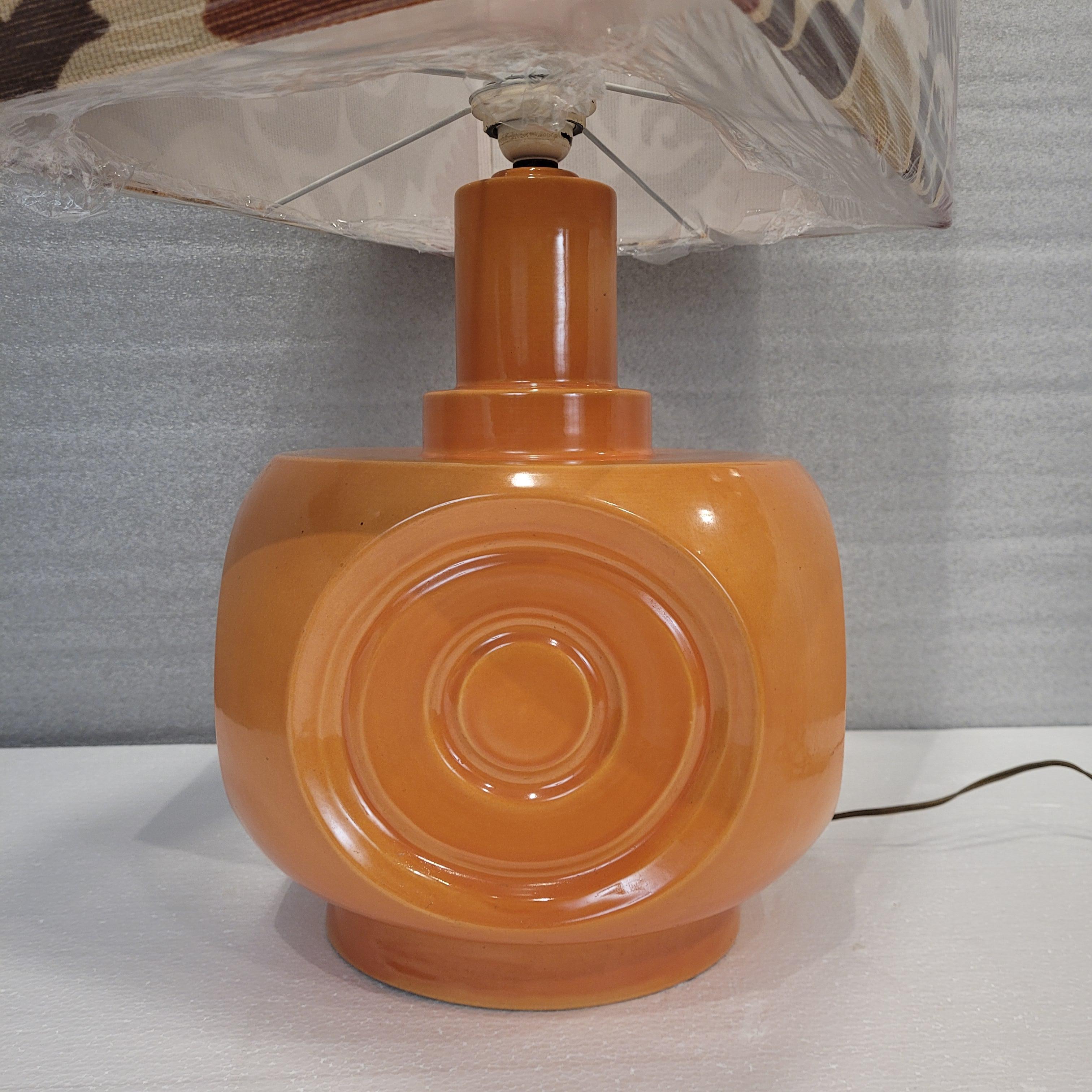 Céramique Lampe de table ou auxiliaire allemande vintage en céramique orange en vente