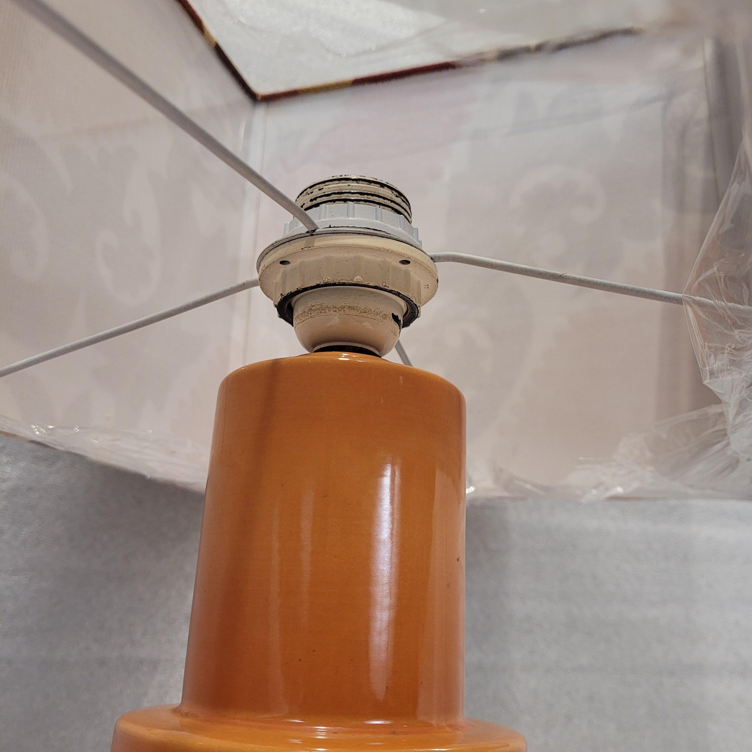 Lampe de table ou auxiliaire allemande vintage en céramique orange en vente 2