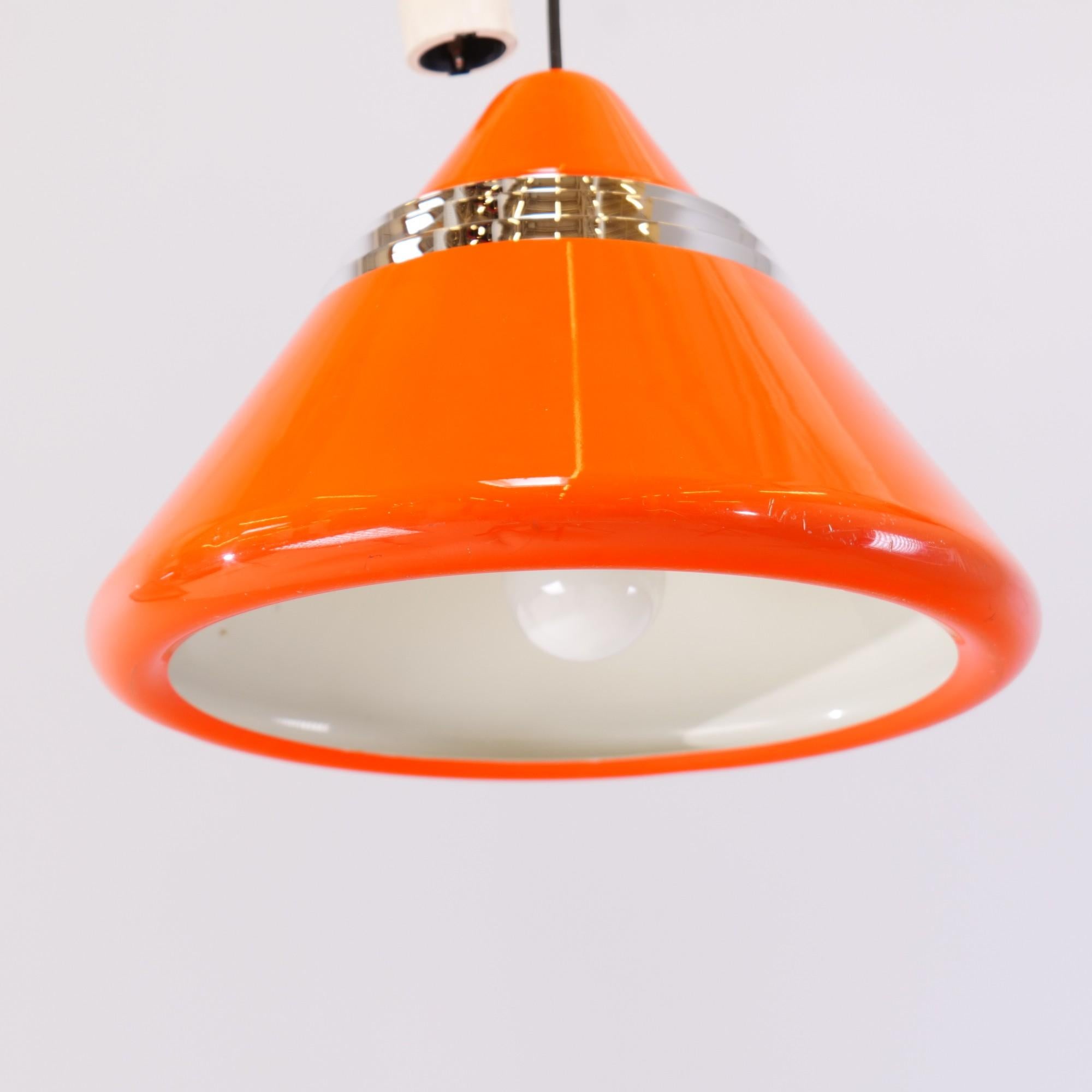 Lampe orange de l'ère spatiale allemande d'Alfred Kalthoff pour Staff en vente 2
