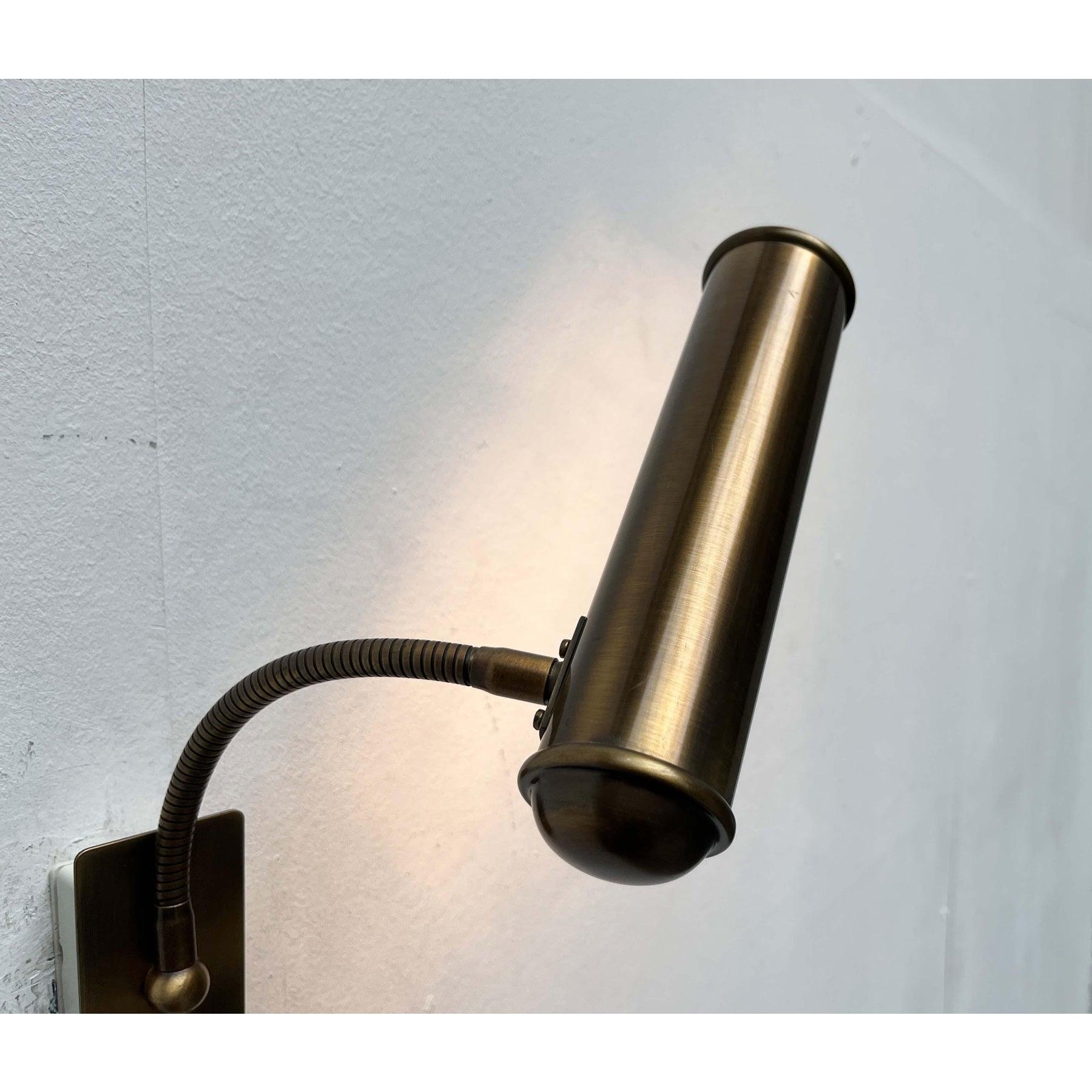 Lámpara de pared de cuello de cisne de latón patinado alemán vintage de Honsel, años 70 en venta 3