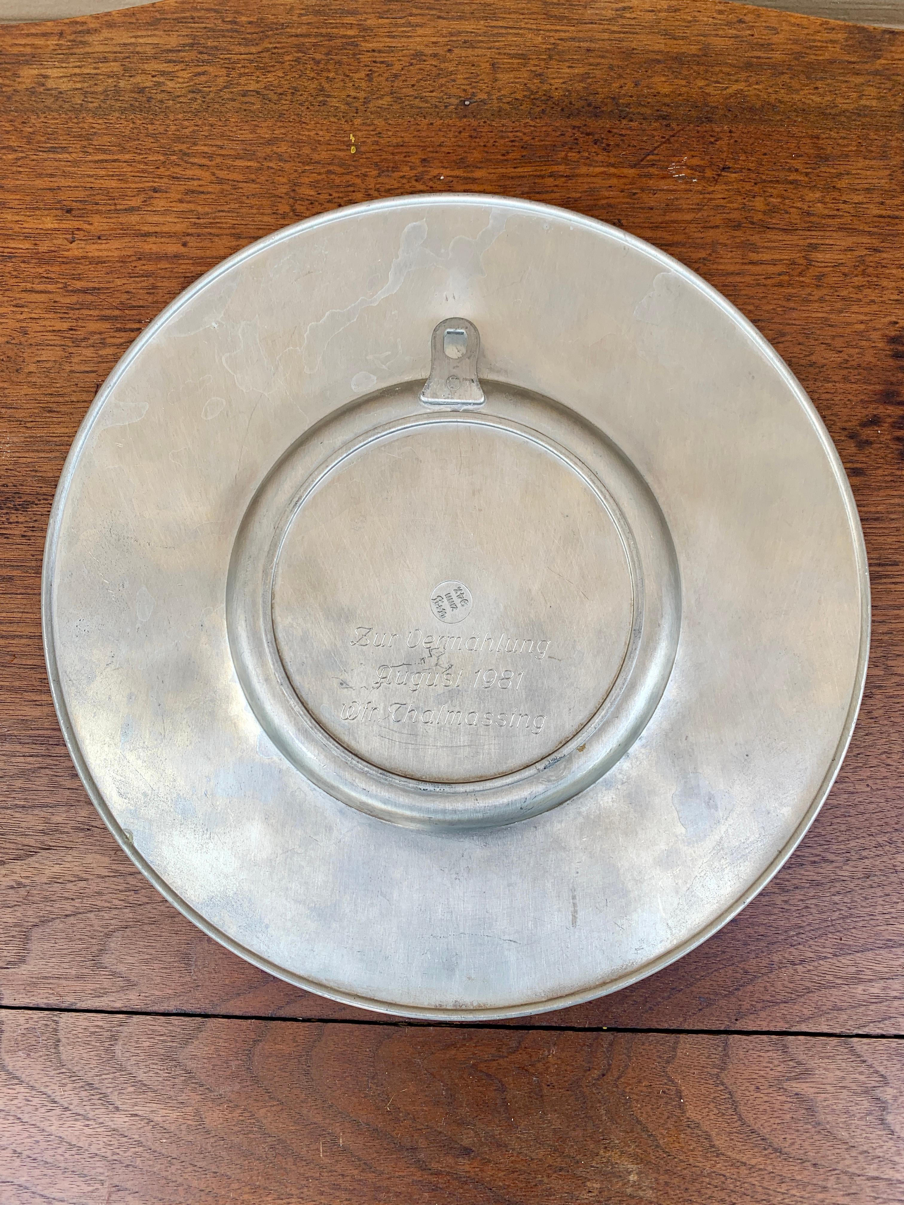 Vintage Deutsch Zinn Wandteller mit Heraldik Wappen im Angebot 2