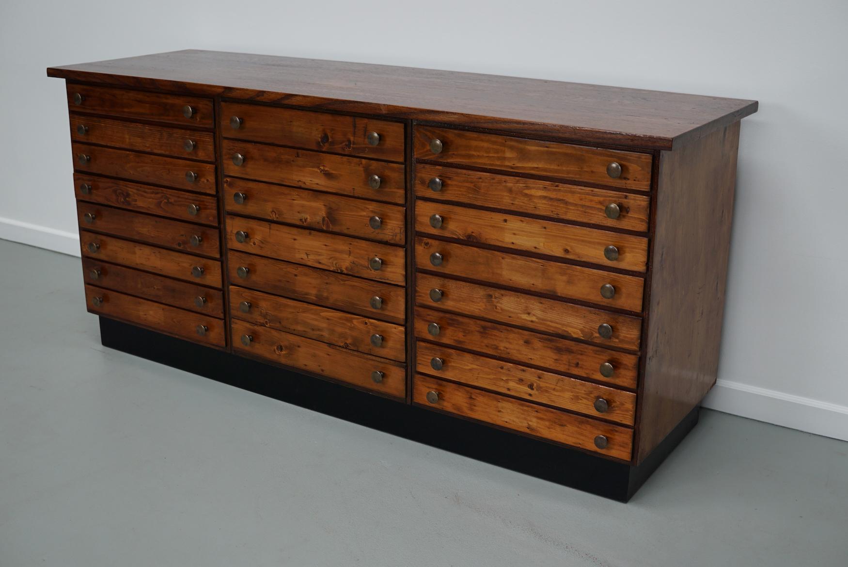 Deutscher Apothekerschrank aus Kiefer und Eiche, 1950er Jahre im Angebot 4