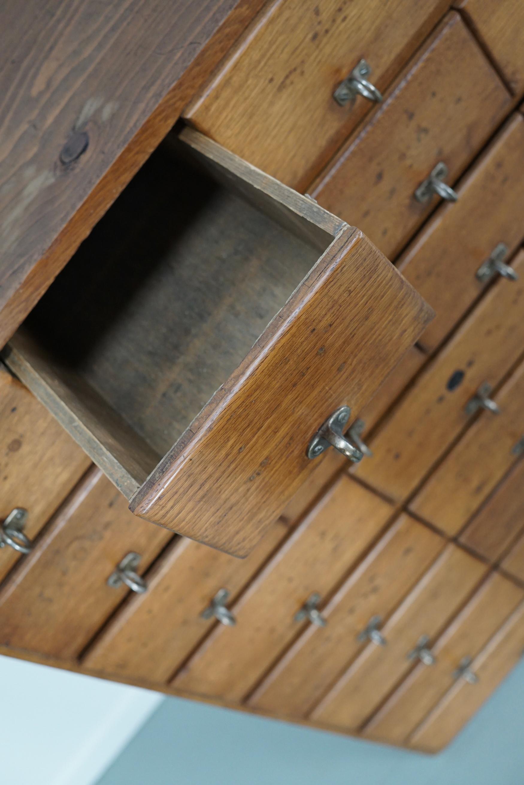 Deutscher Apothekerschrank aus Kiefer und Eiche, 1950er Jahre im Angebot 10