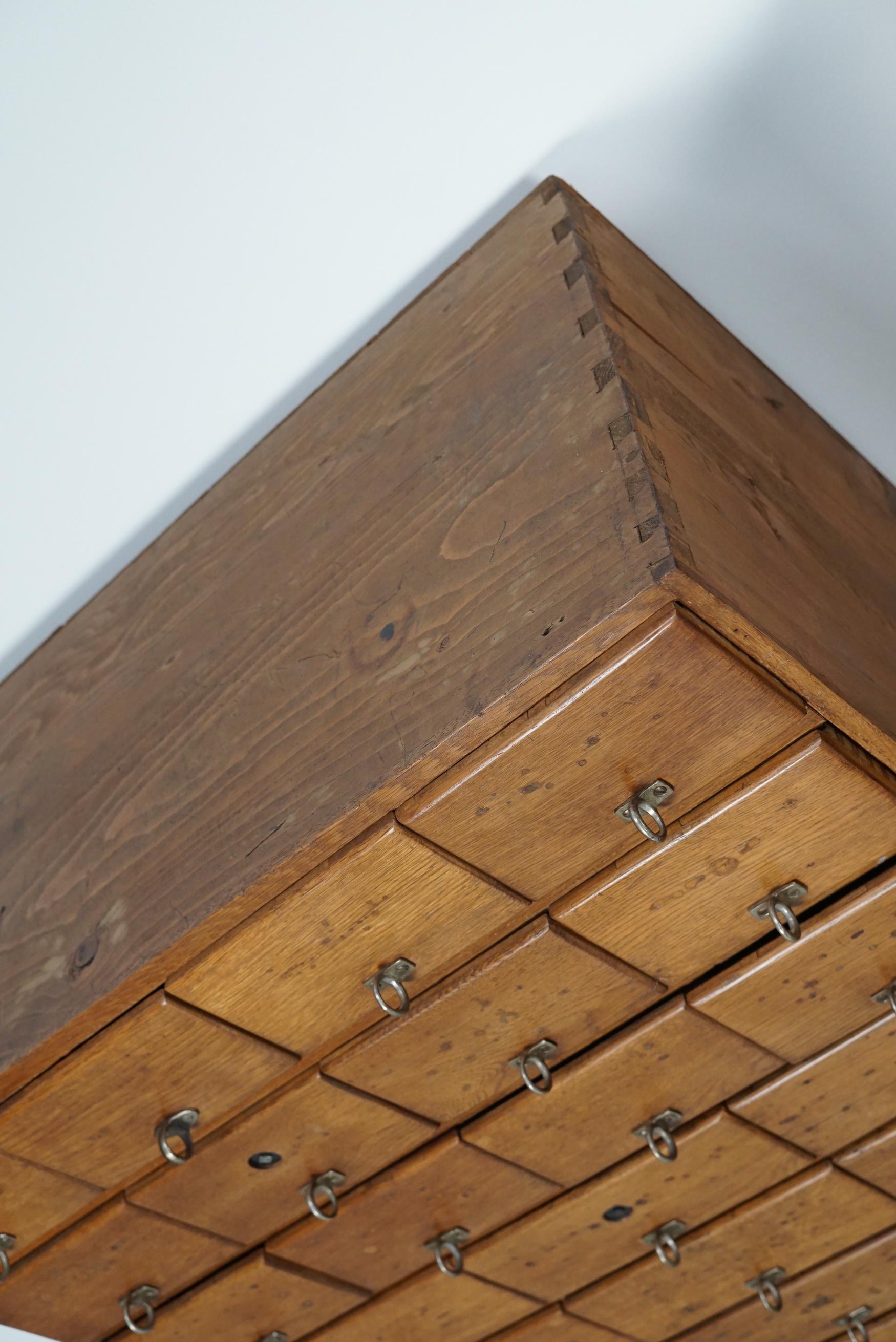 Deutscher Apothekerschrank aus Kiefer und Eiche, 1950er Jahre im Angebot 2