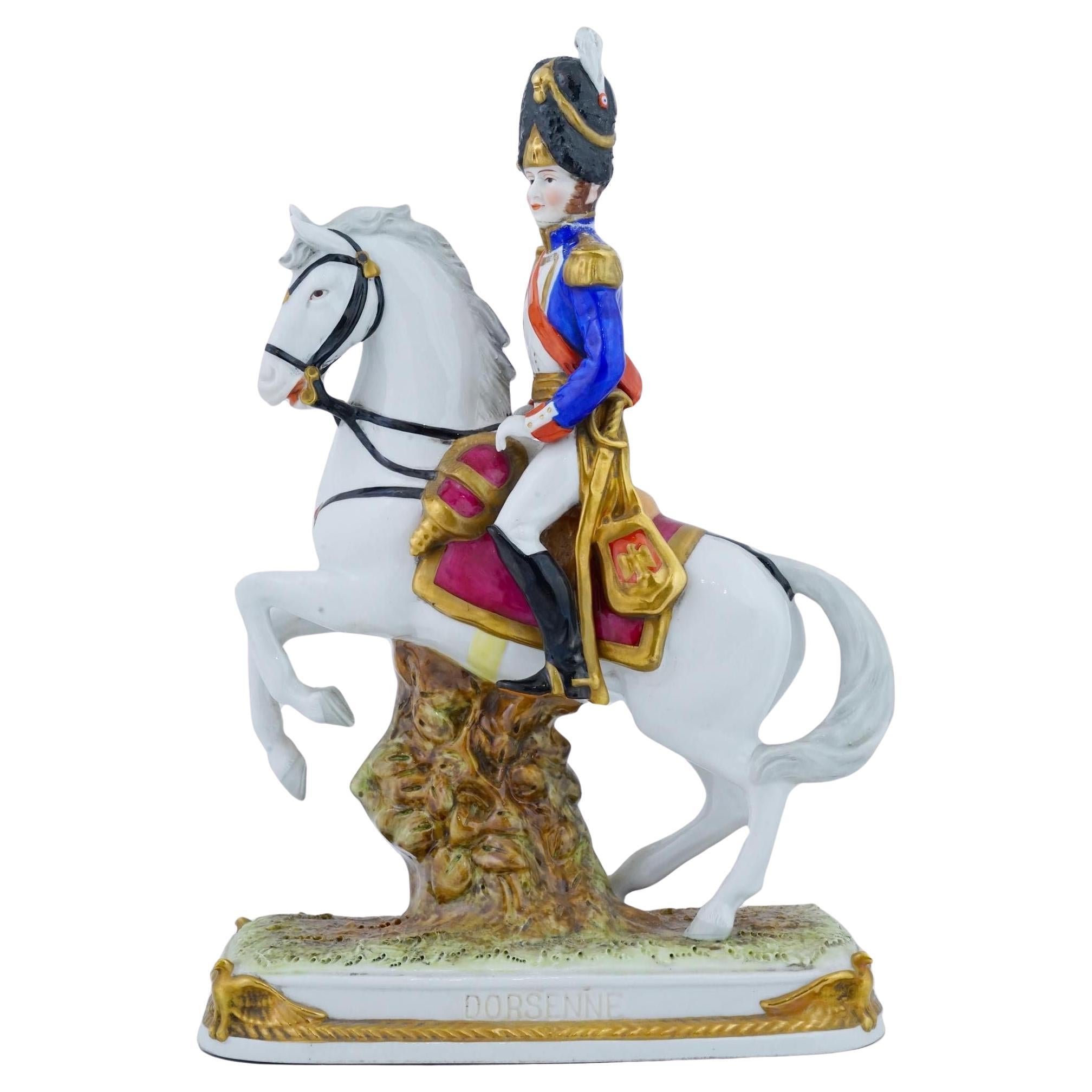 Deutsche Porzellanfigur eines napoleonischen Kavallerieoffiziers im Vintage-Stil im Angebot