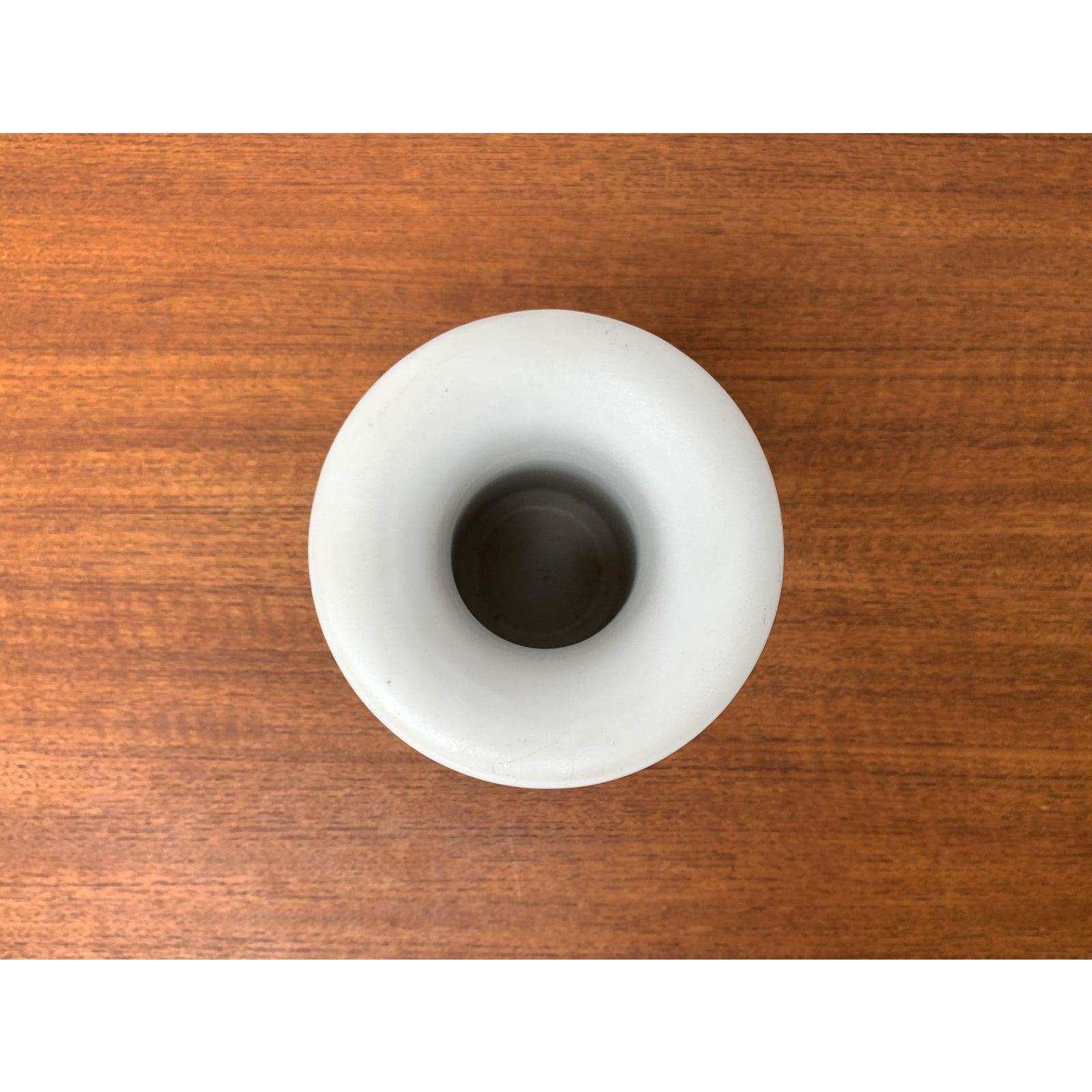 Vaso in ceramica d'epoca tedesco postmoderno della serie Alta Mira di Gilbert Portanier in vendita 2