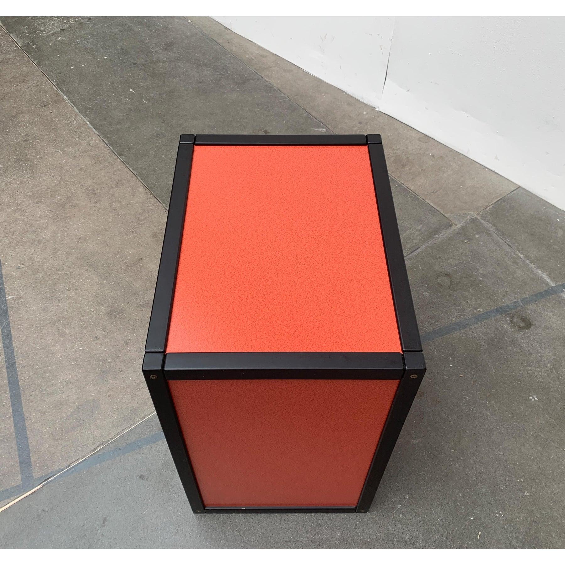 Vintage German Postmodern Profilsystem Collection Container with Glass Door, 80s For Sale 2