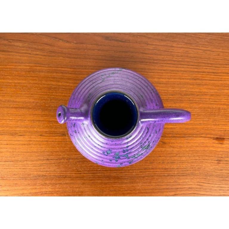 Allemand Pichet violet vintage de Marei Majolikafabrik Jean Fusss & Sohn, 1970 en vente