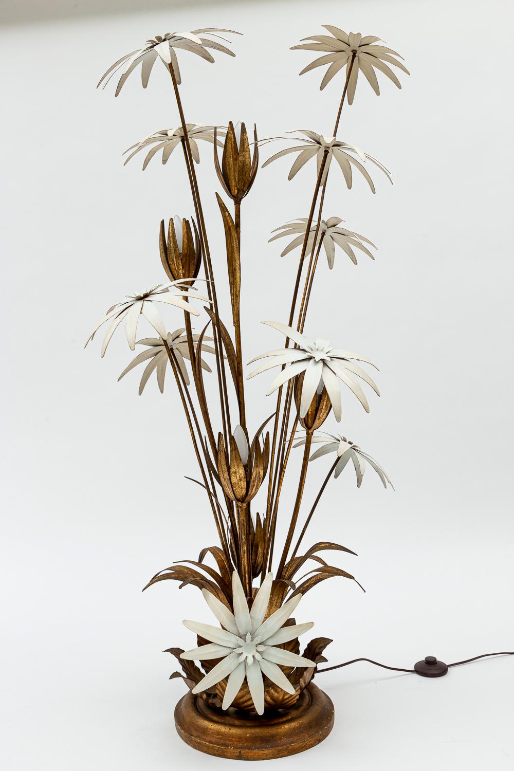 Lampadaire vintage allemand sculptural floral par Hans Kögl en vente 3