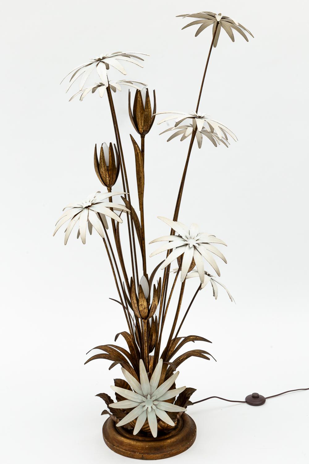 Lampadaire vintage allemand sculptural floral par Hans Kögl en vente 2