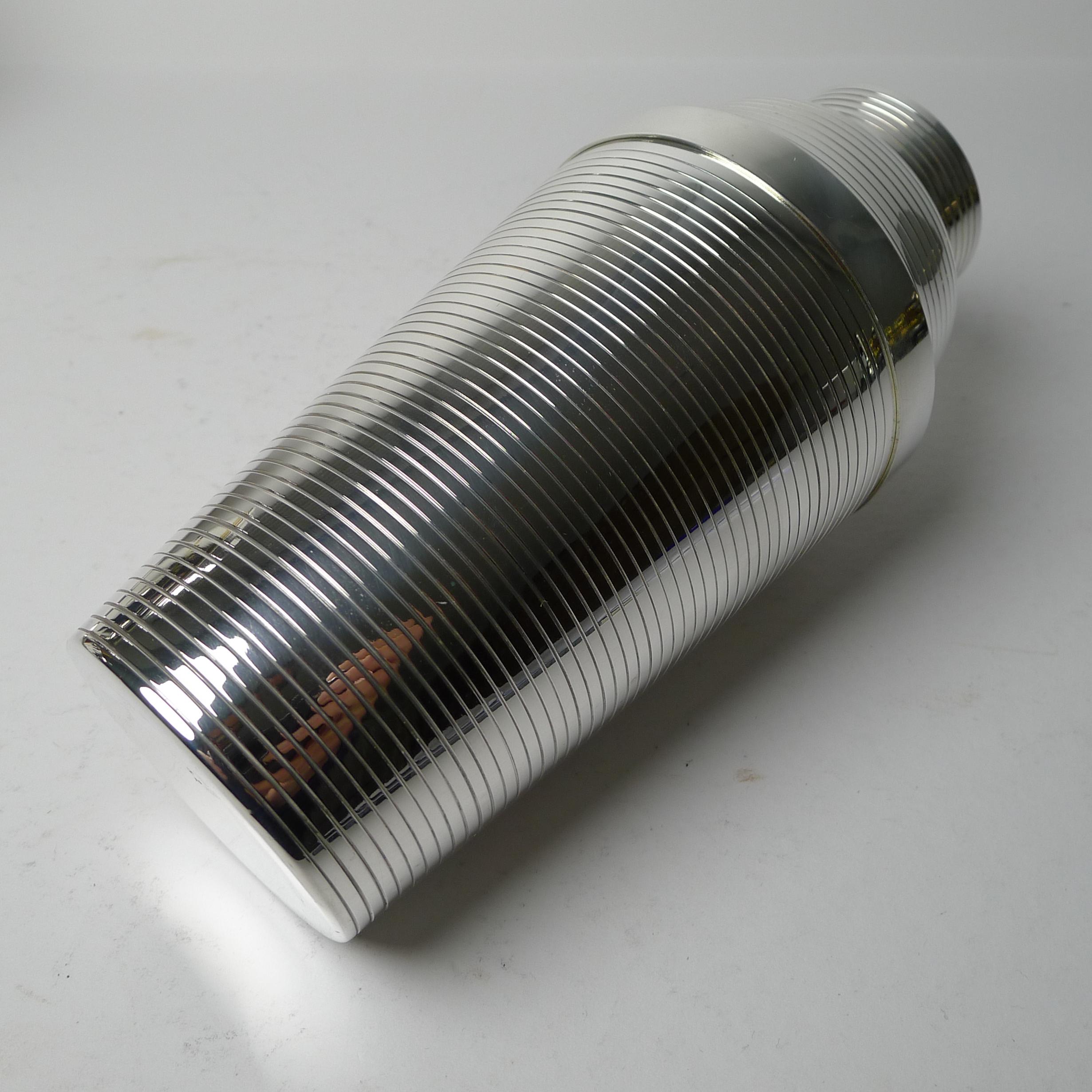 Vintage German Silver Plated Cocktail Shaker by Carl Deffner c.1930's In Good Condition For Sale In Bath, GB