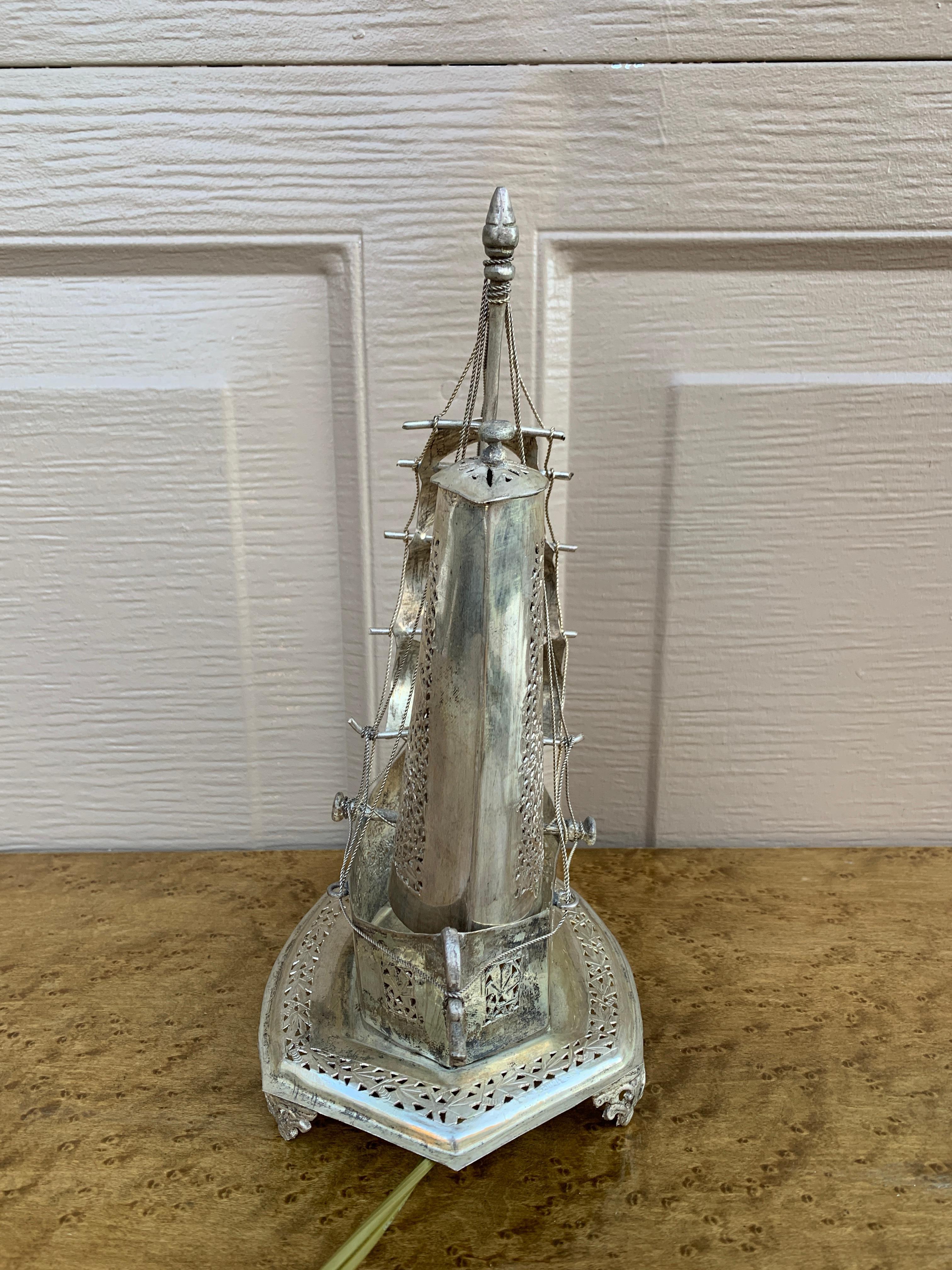 Lámpara de luz nocturna de velero de plata alemana vintage en venta 3