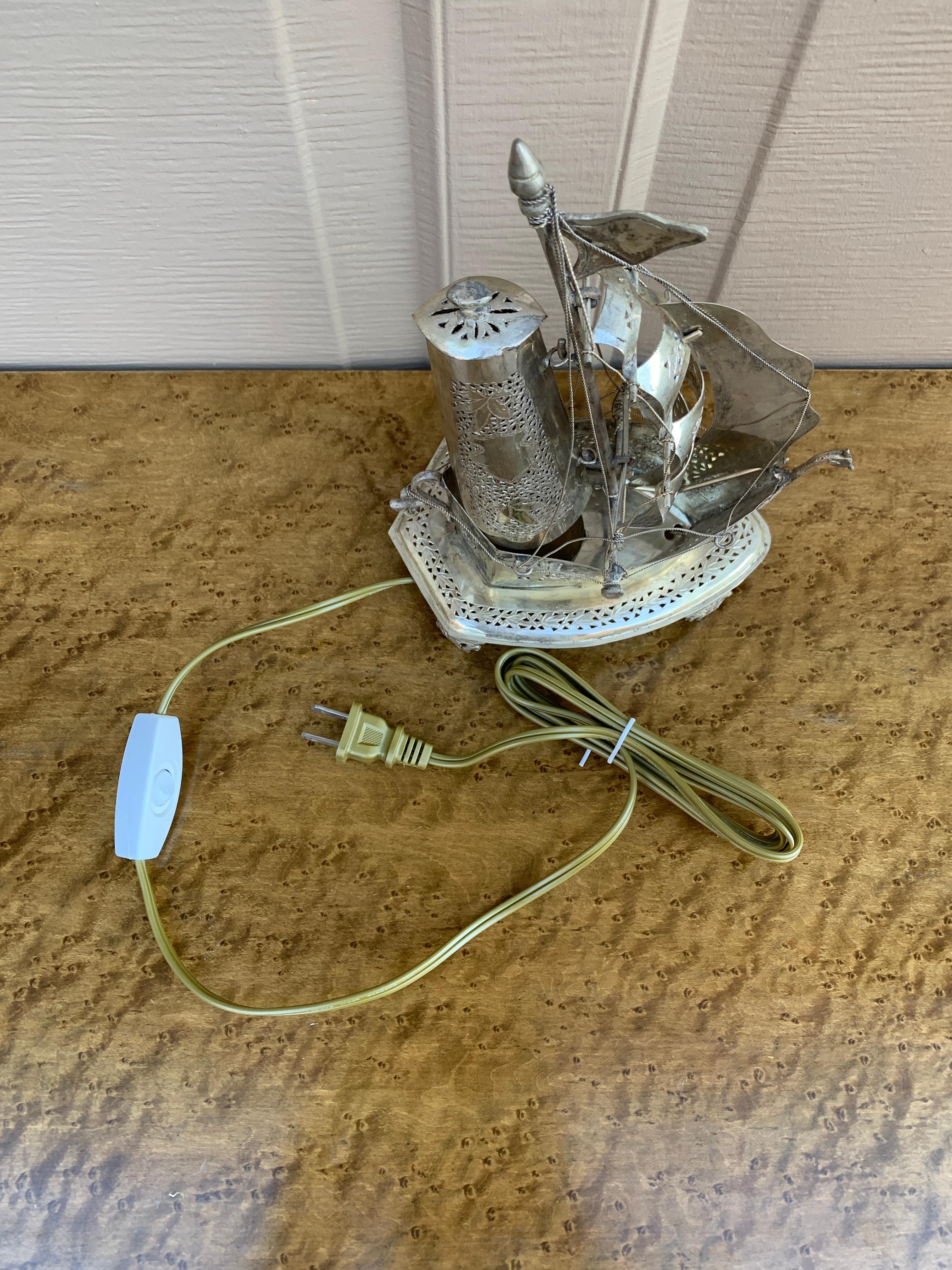 Lámpara de luz nocturna de velero de plata alemana vintage en venta 4