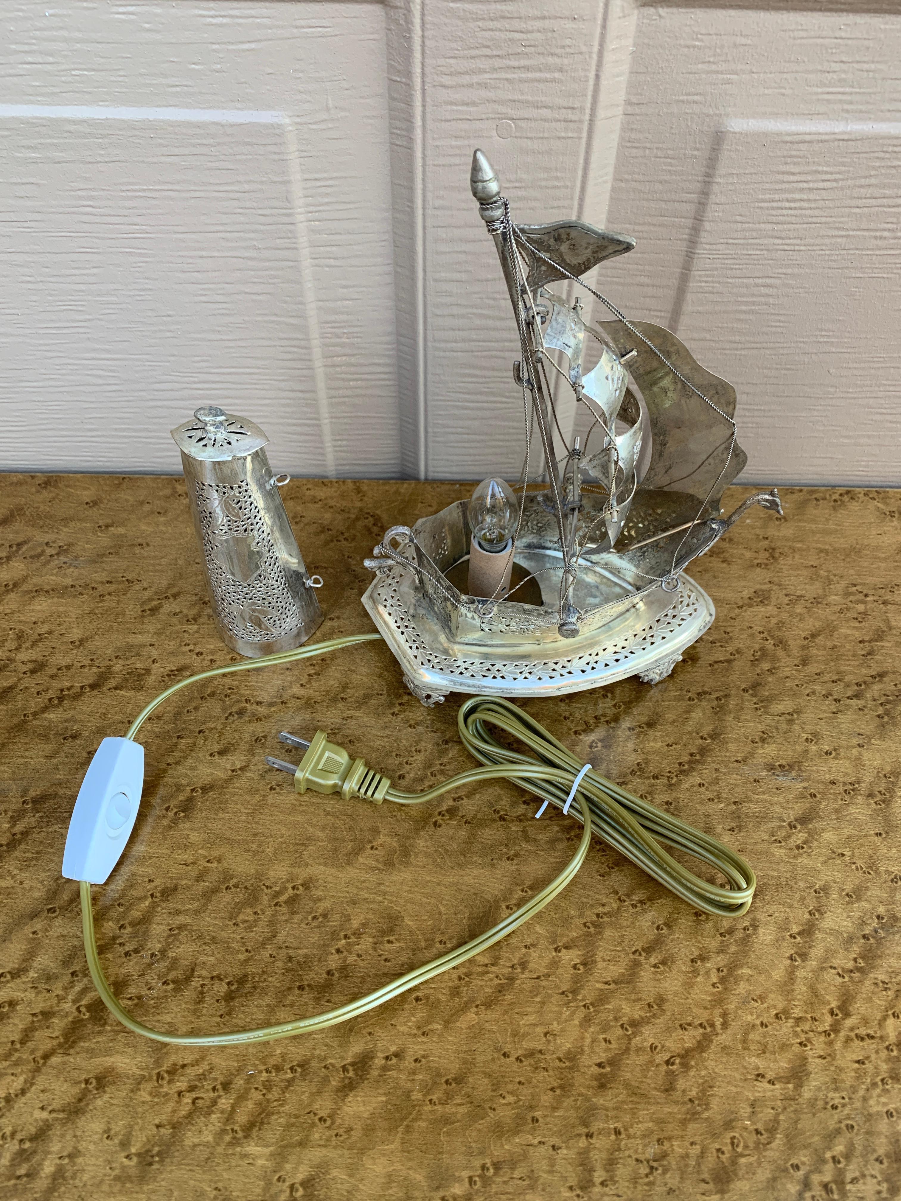 Lámpara de luz nocturna de velero de plata alemana vintage en venta 5