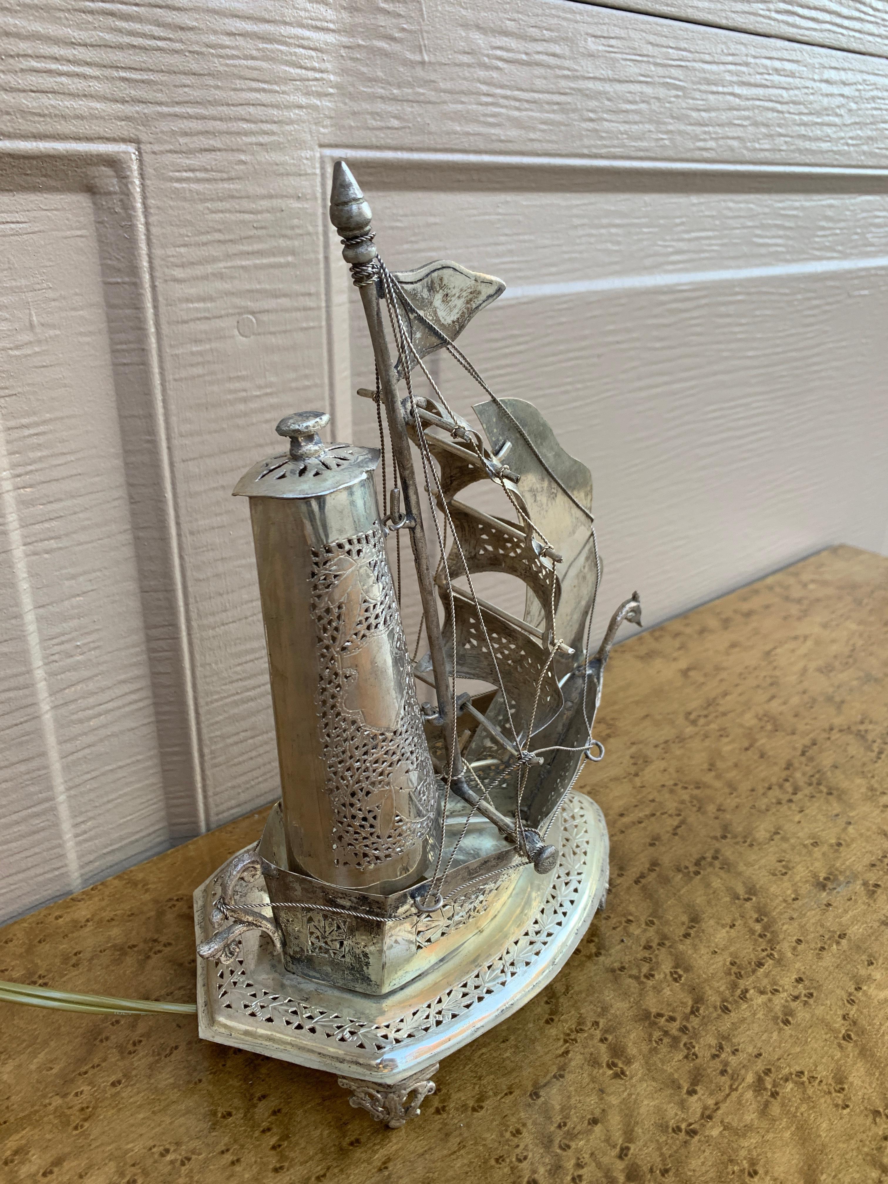 Lámpara de luz nocturna de velero de plata alemana vintage Alemán en venta