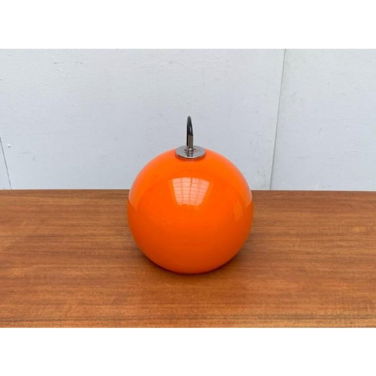 Lampada a sospensione a sfera in vetro vintage German A Space Age AH 1 di Peill & Putzler anni '70 in vendita 4